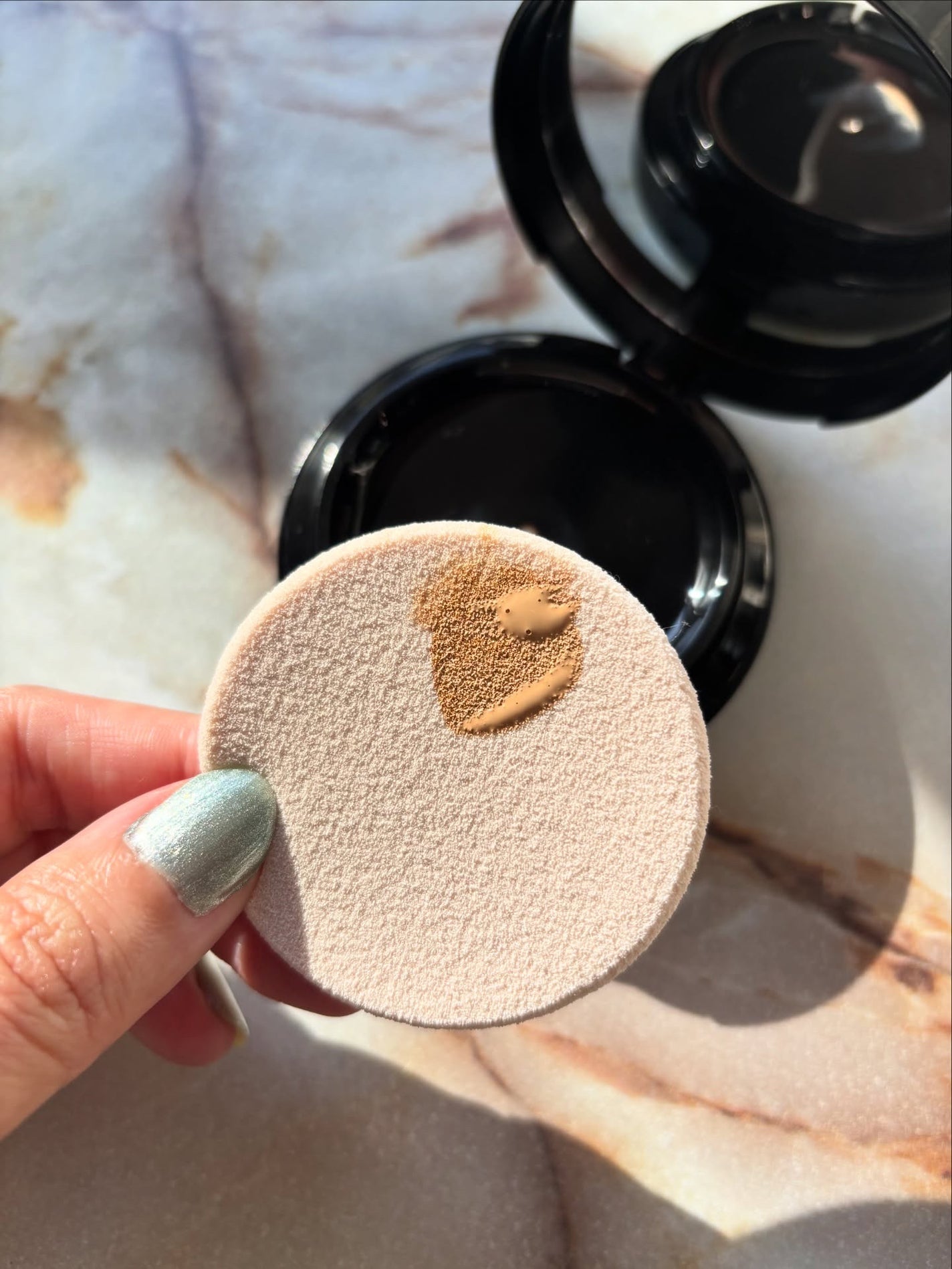 ミネラルリキッドリー ファンデーション SPF22 PA++/MiMC/リキッドファンデーションを使ったクチコミ(4枚目)