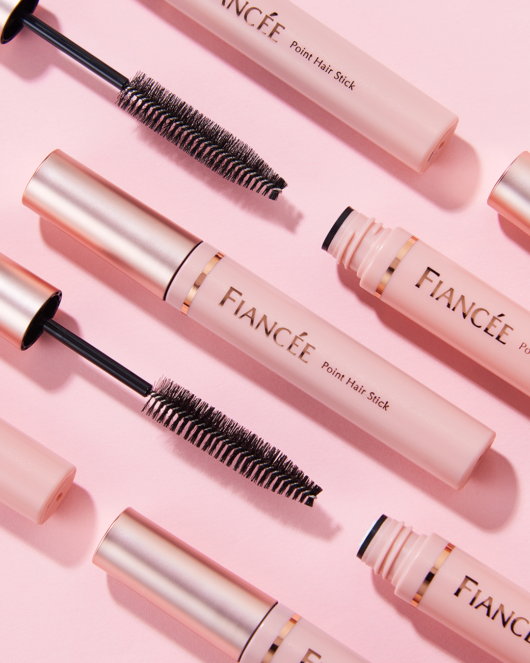 ˗ˋ 限定発売中 ˊ˗ ポイントヘアスティック限定デザインが今年も登場🩷🌈

前髪・アホ毛・浮きやすいおくれ毛をサッとまとめる
とっても便利なスタイリングアイテム「ポイントヘアスティック」🎀

現在数量限定で、
上品なピンクのボトルに