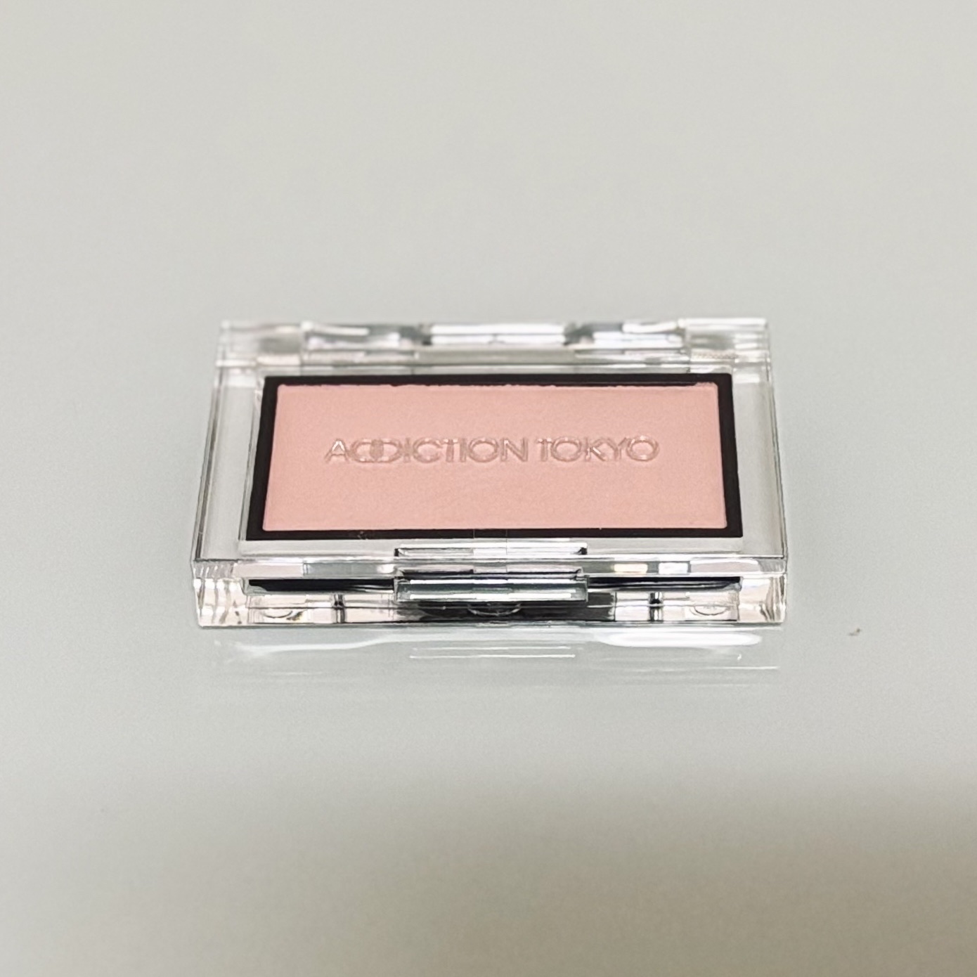 アディクション ザ ブラッシュ マット/ADDICTION/パウダーチークを使ったクチコミ（2枚目）