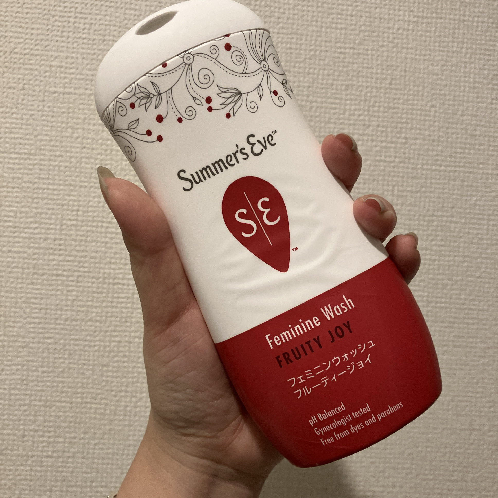 #使い切り

Summer's Eve
  フェミニンウォッシュ
    フルーティージョイ


何やら新しいのを見つけて
買ってしまったやつ🤣

フルーティーな香りで
気分が上がって良かった👏

限定なのかよく分からないけど
いつも行