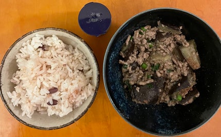 プランクトン on LIPS 「美肌への道ある日の夕飯麻婆茄子小豆入りご飯何か汁物があると良い..」(1枚目)