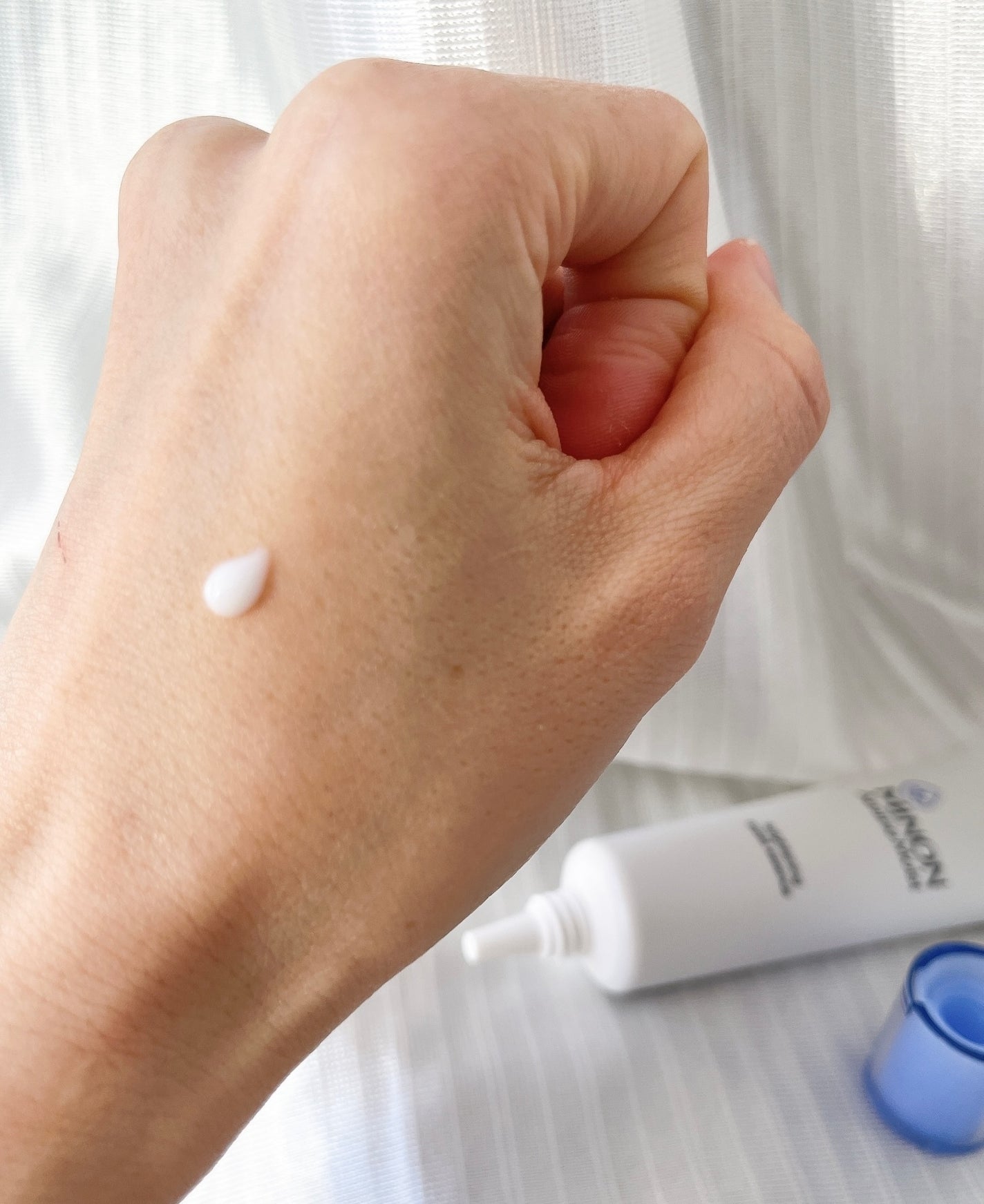 ミノン アミノモイスト ブライトニング モイストエッセンス/ミノン/美容液を使ったクチコミ(2枚目)