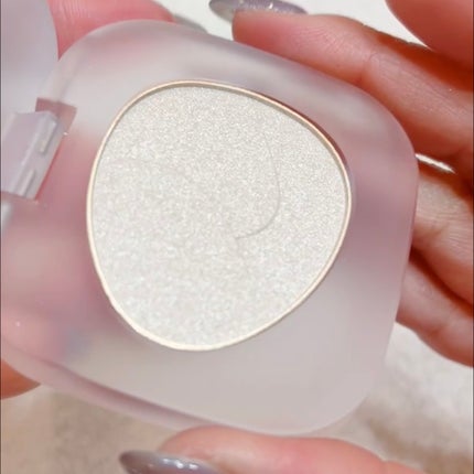 トーン ペタル フロート ブラッシュ/to/one/パウダーチークを使ったクチコミ(4枚目)