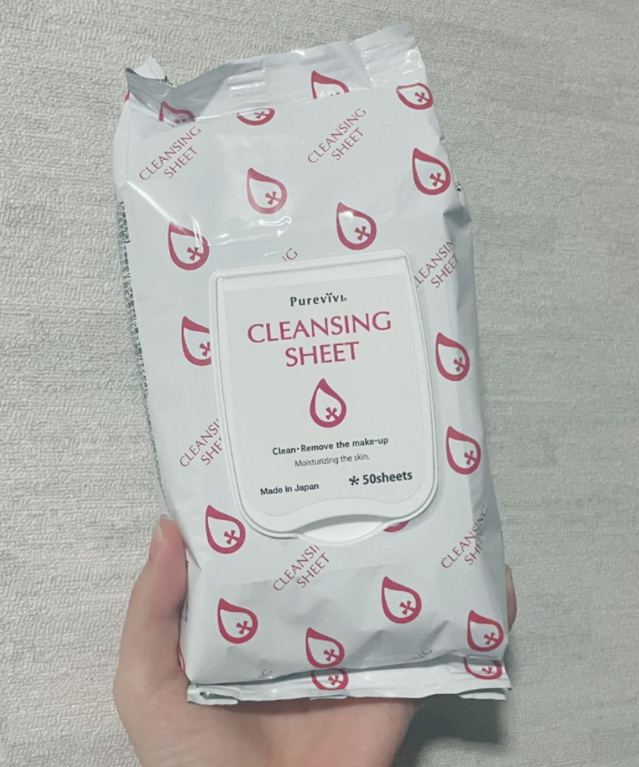 ピュアヴィヴィ　クレンジングシート

¥660

50枚入

ダブル洗顔不要！
朝の拭き取り化粧水としても！

嬉しい大判サイズ！
厚さは薄めかも

でも文句ないメイク落ち✨

使用後はしっとりめになって、あまり乾燥を感じなかったよ👍🏻