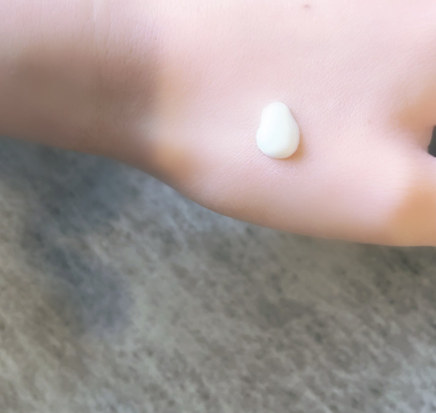 アプソリュ エッセンス イン エマルジョン/LANCOME/乳液を使ったクチコミ(2枚目)