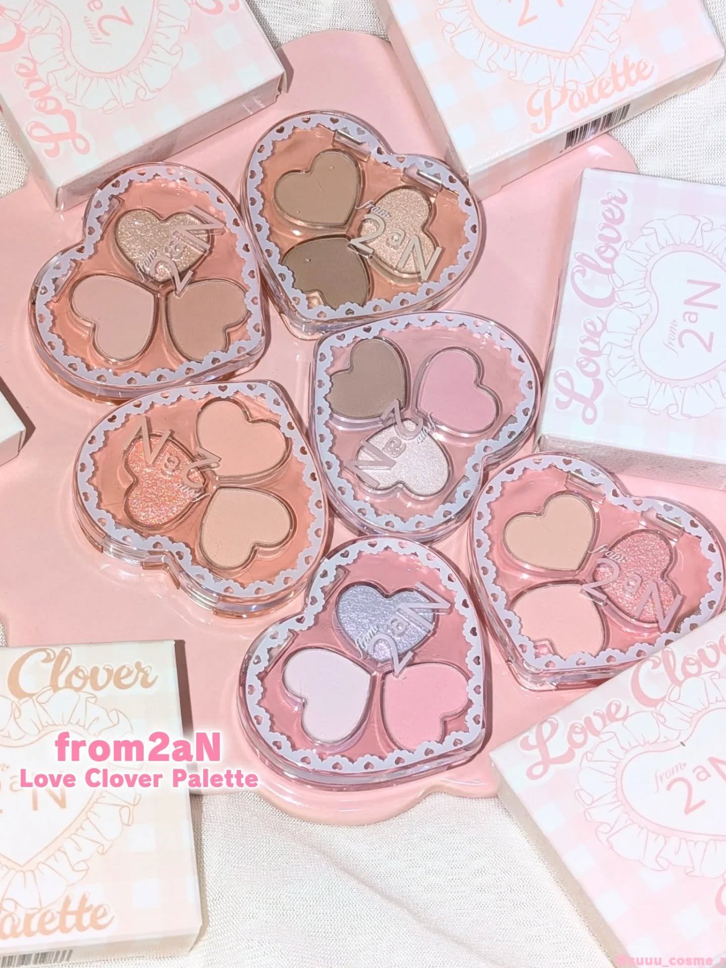 from2aN
📣12月10日から全国のセブン−イレブンで順次発売！！
2aNのコンビニコスメ【from2aN 】がデビュー💖

ラブクローバーパレットはハートモチーフの3色アイパレ☘️
ミニサイズでポーチやポケットにもすっぽり入る！
