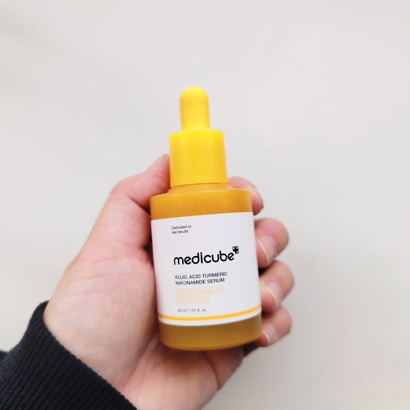 コウジ酸ビタナイアシンセラム/MEDICUBE/美容液を使ったクチコミ（2枚目）