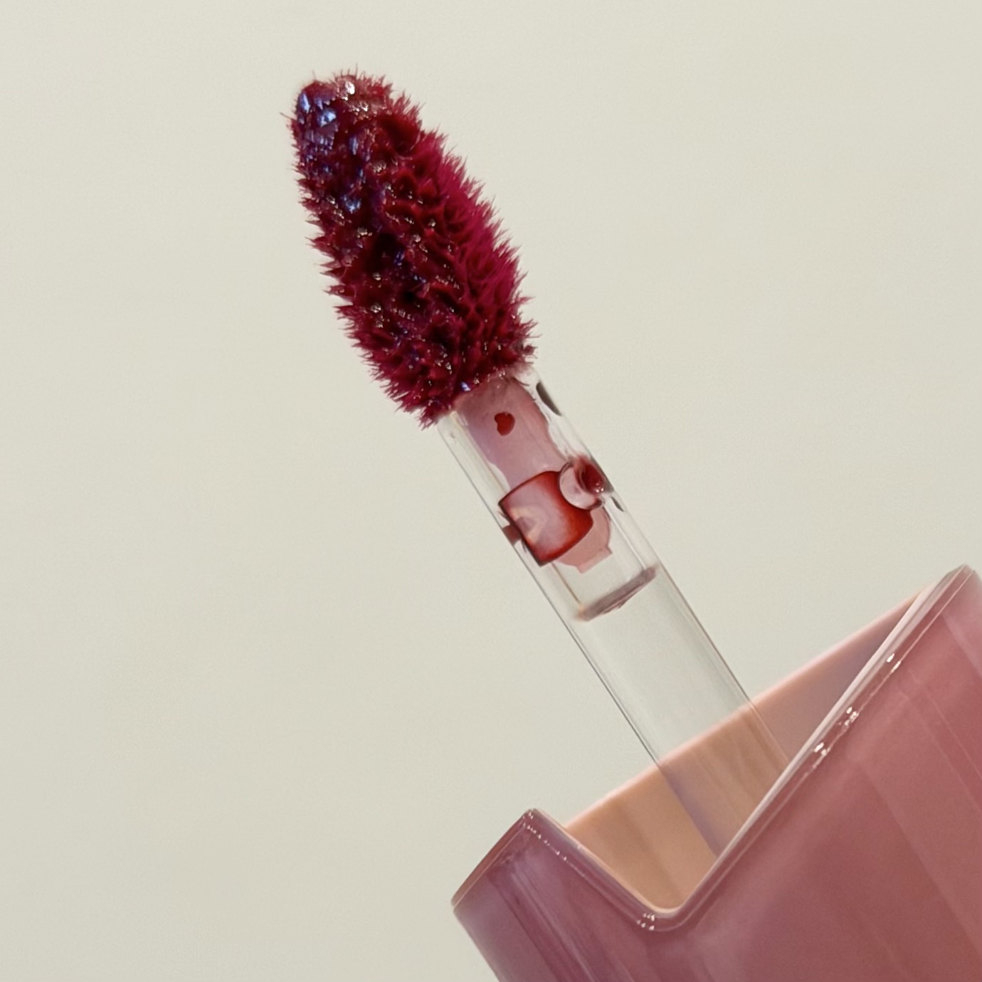 ロウグロウジェルティント R015 バイト/hince/リップティントを使ったクチコミ（2枚目）