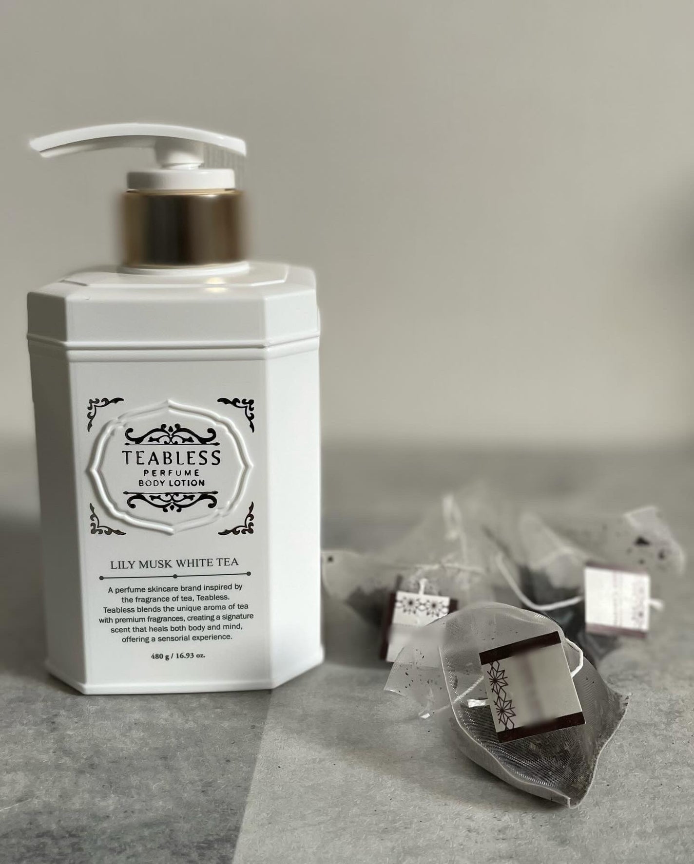 パフュームボディローション リリィムスクホワイトティー/TEABLESS/ボディローションを使ったクチコミ(4枚目)