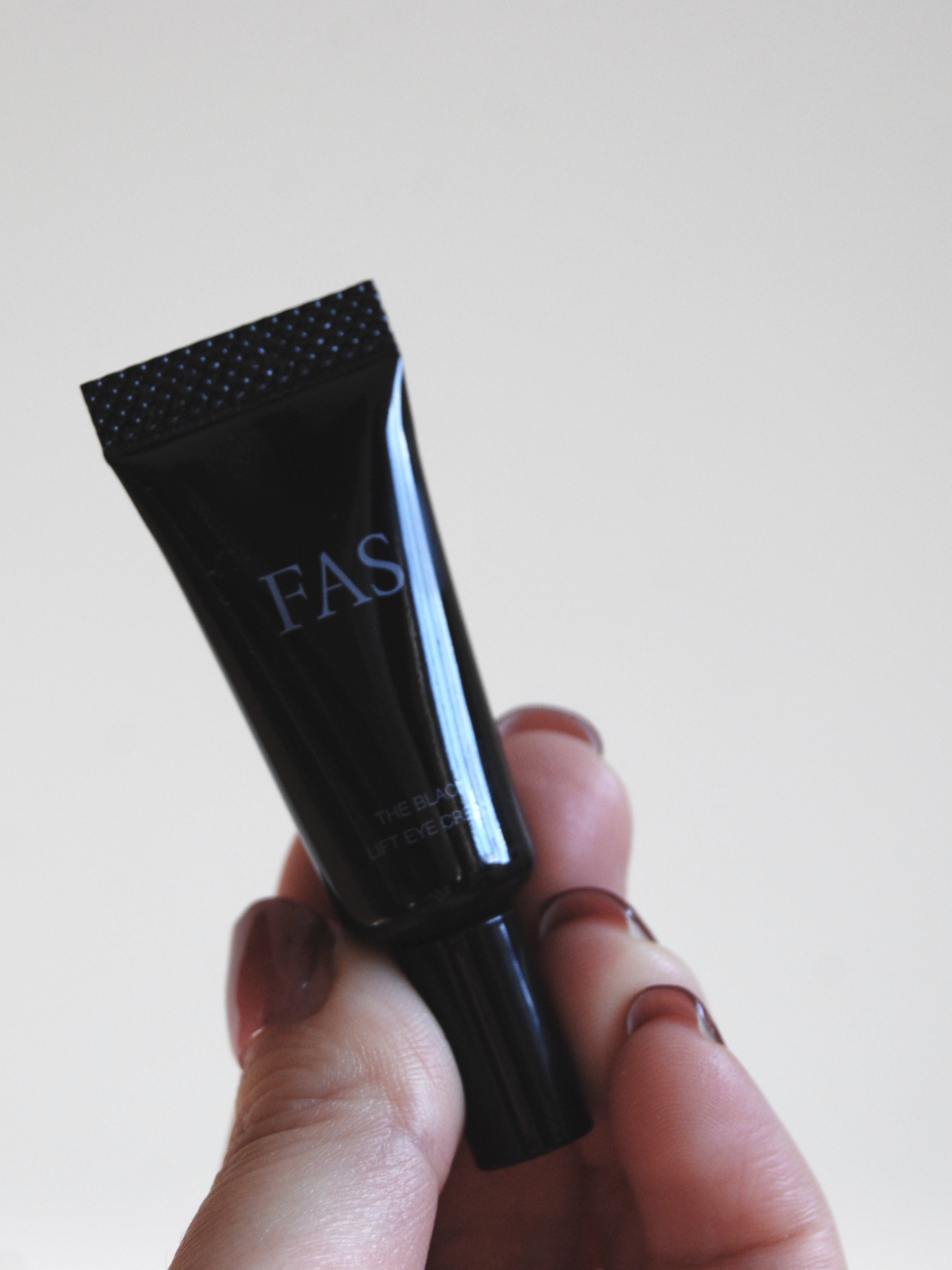 FAS ザ ブラック リフト アイクリーム/FAS/アイケア・アイクリームを使ったクチコミ（2枚目）