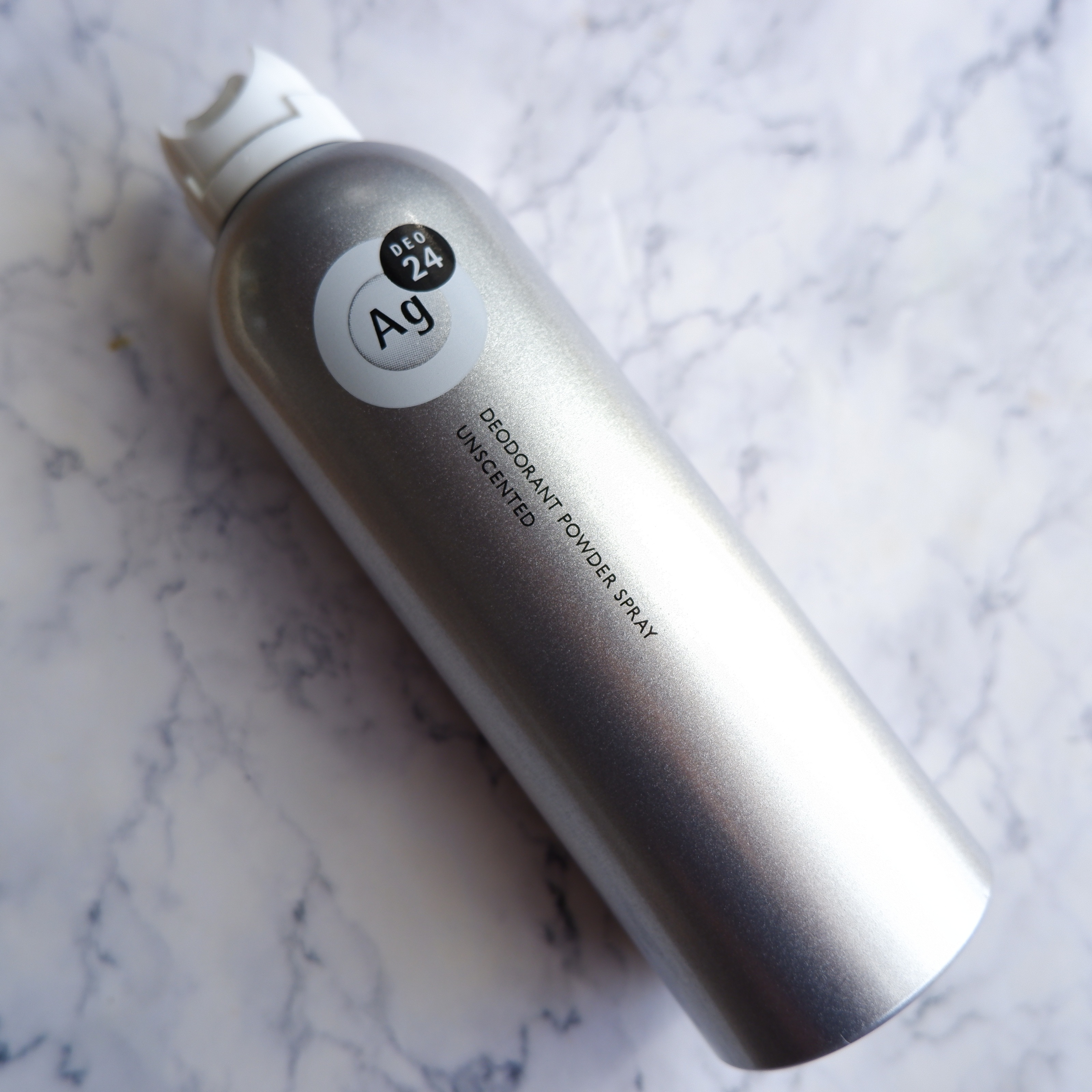 #PR #エージーデオ
無香性タイプのデオドラントスプレーです。
6年ぶりにフルリニューアルし、より持続性を目指した処方になったそうです。

振ってから使用するスプレータイプ。
シューッと勢いよく出てきます。
逆さまにしてもスプレーできるの