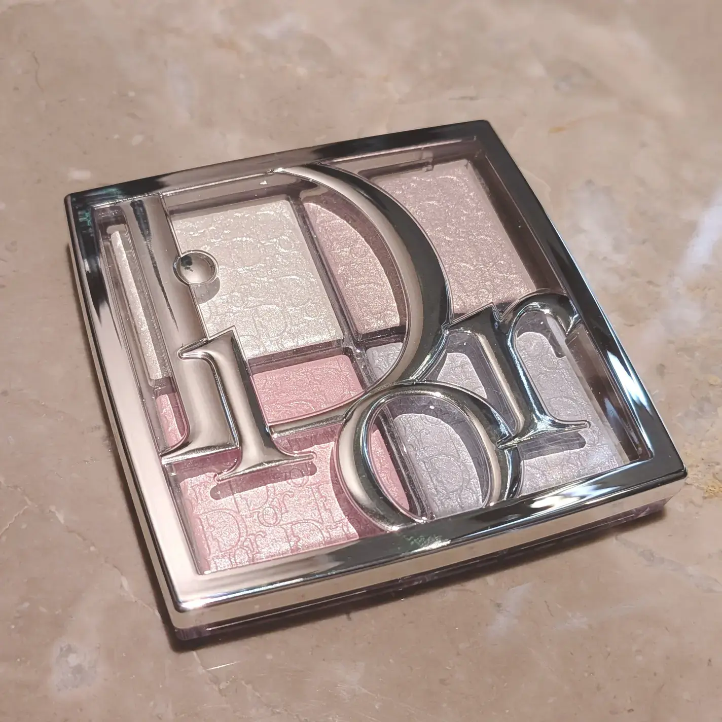 バックステージ グロウ マキシマイザー パレット/Dior/ハイライトを使ったクチコミ(1枚目)