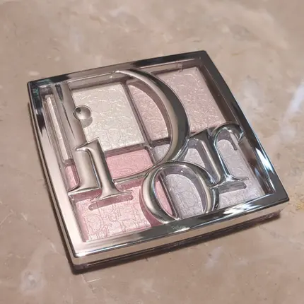 バックステージ グロウ マキシマイザー パレット/Dior/ハイライトを使ったクチコミ(1枚目)