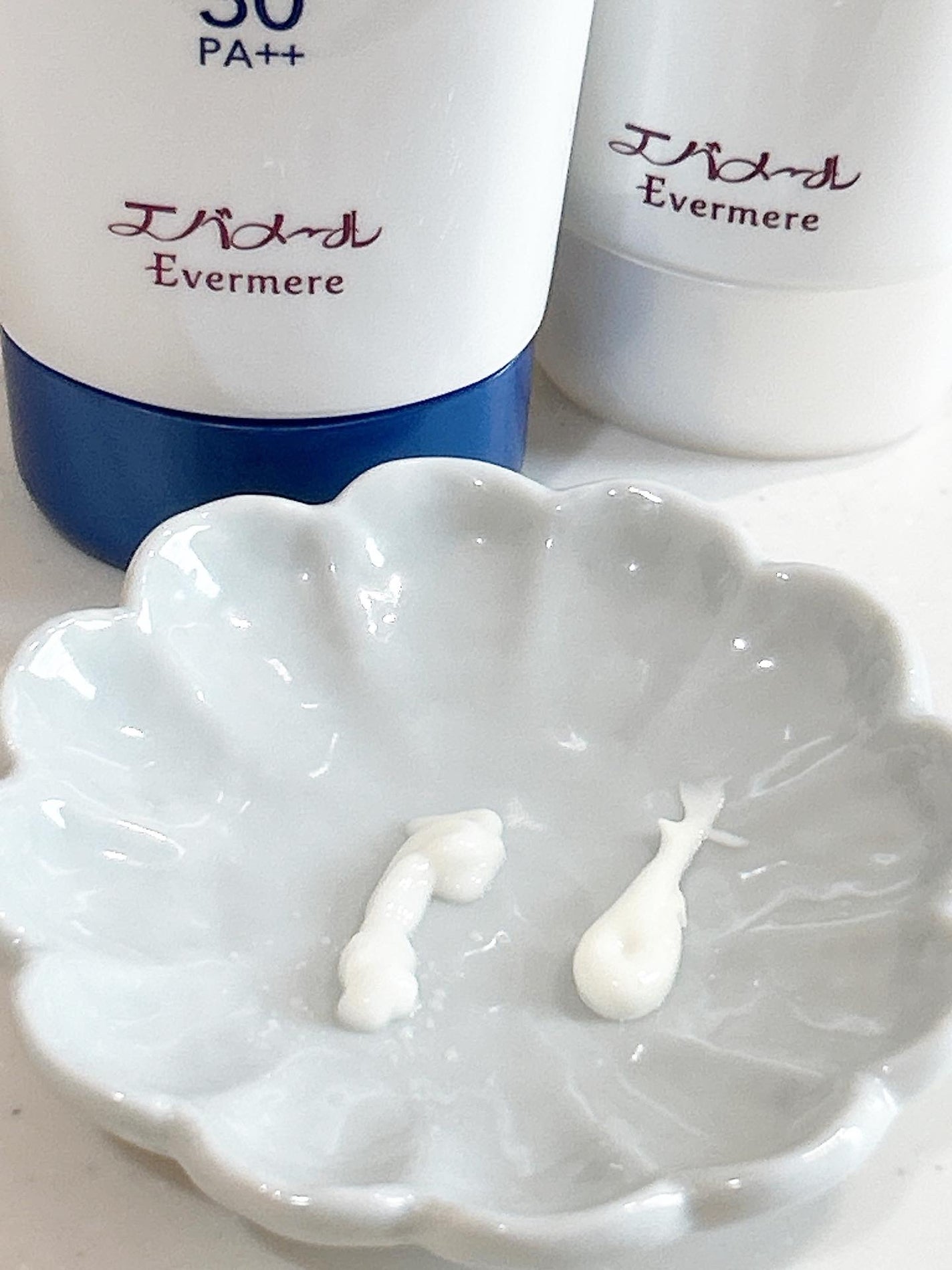 あやちゃん@フォロバ100 on LIPS 「日差しが気になるから日焼け止めは欠かせません😊エバメール(@e..」(4枚目)