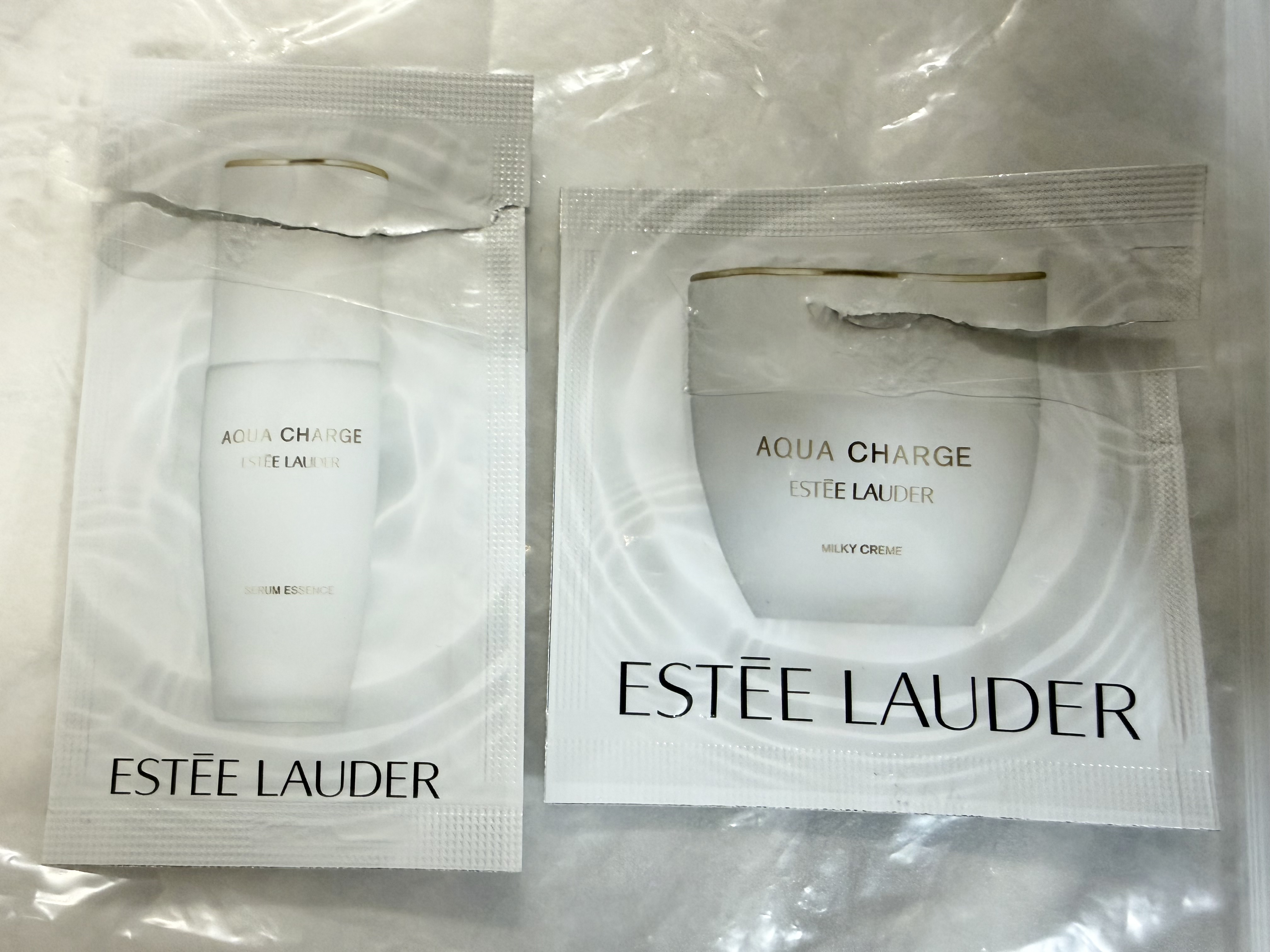 アクア チャージ 薬用 セラム エッセンス/ESTEE LAUDER/美容液を使ったクチコミ（1枚目）