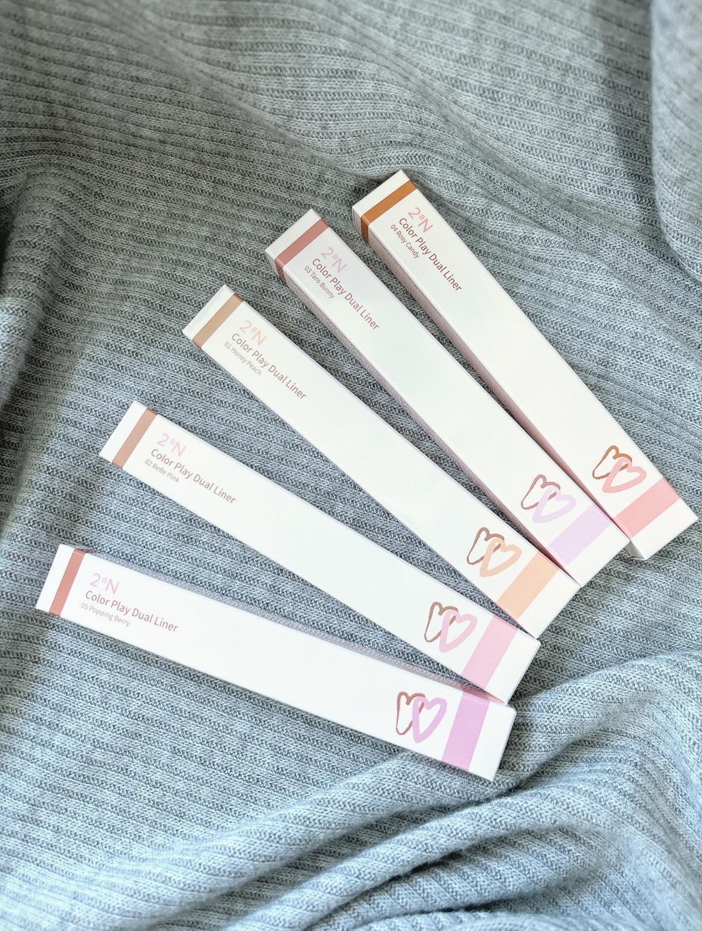 カラープレイデュアルライナー/2aN/スティックアイシャドウを使ったクチコミ(2枚目)