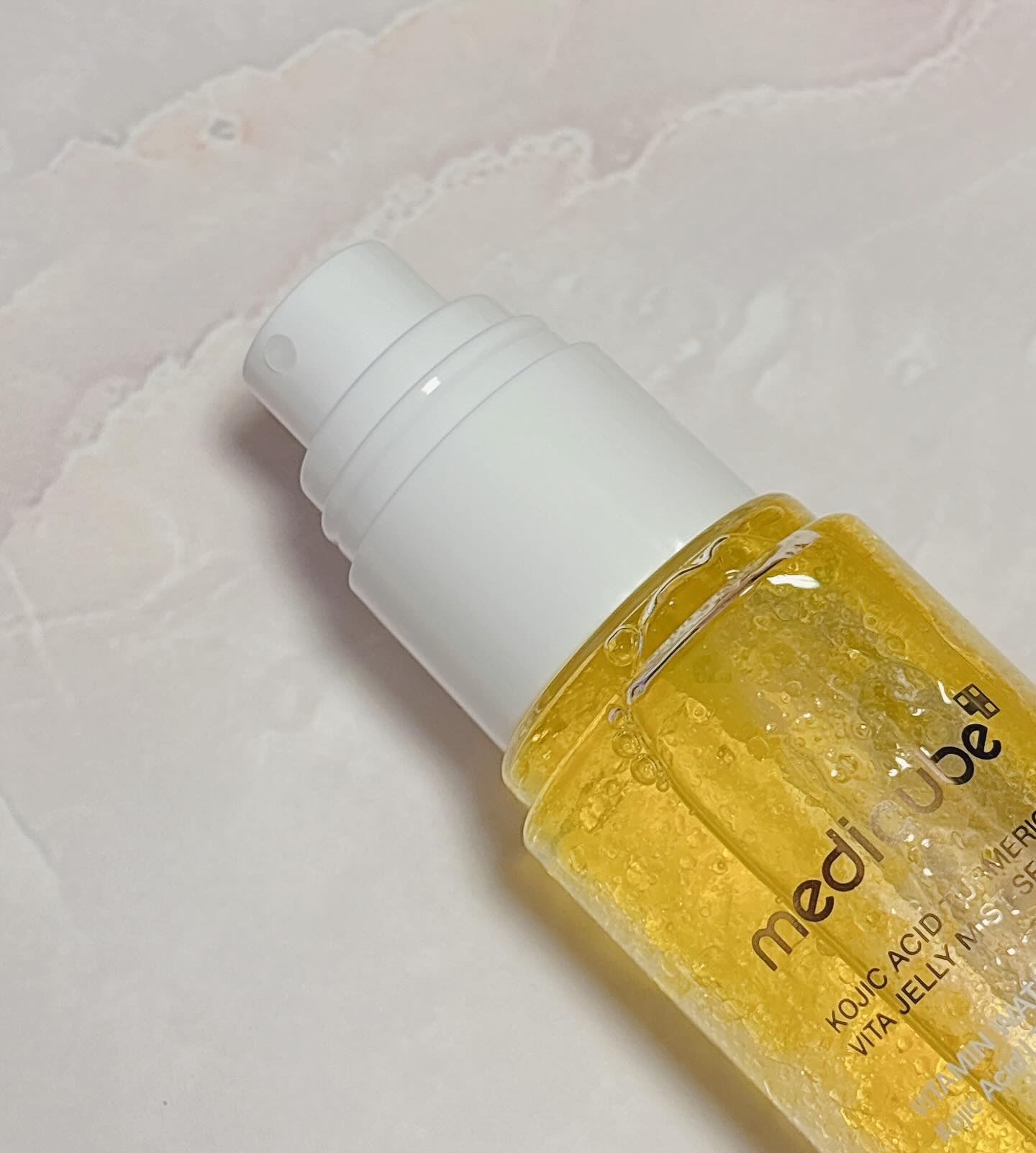 コウジ酸ビタゼリーセラムミスト/MEDICUBE/美容液を使ったクチコミ（2枚目）