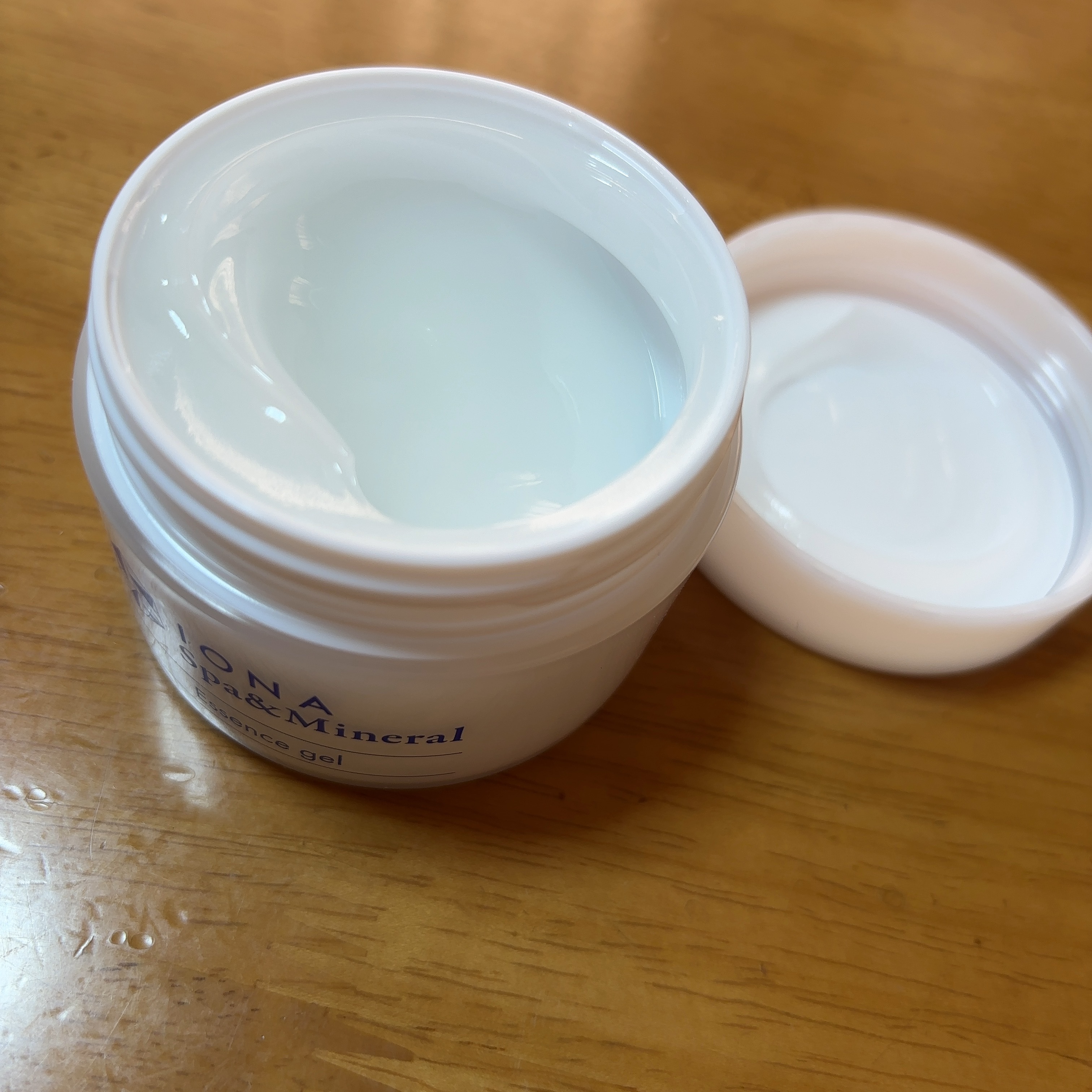 スパ＆ミネラル エッセンス ジェル/IONA/フェイスクリームを使ったクチコミ（3枚目）