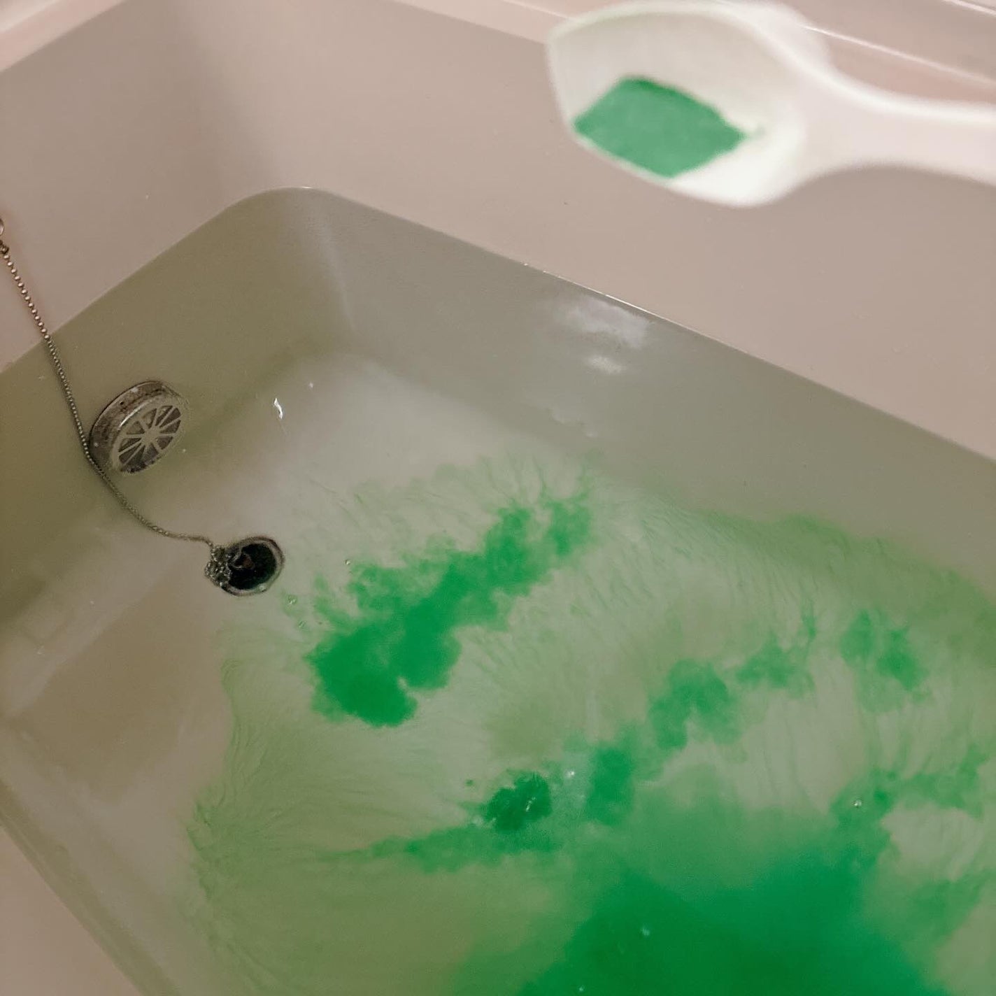 ぷえら on LIPS 「アビアントK使ってみました。初めて使う入浴剤ですが、すごく綺麗..」(4枚目)