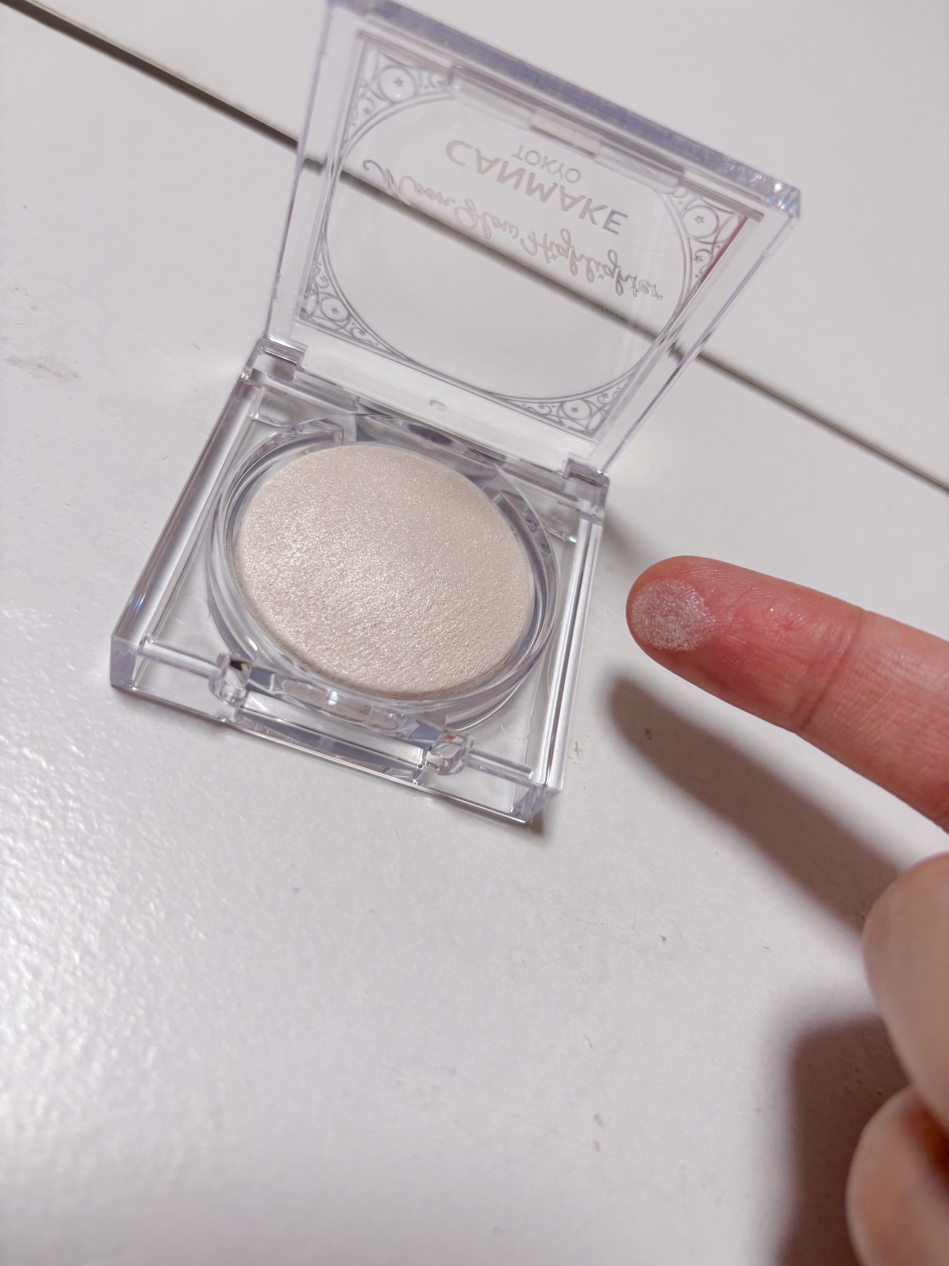 ムーングロウハイライター/キャンメイク/ハイライトを使ったクチコミ（3枚目）