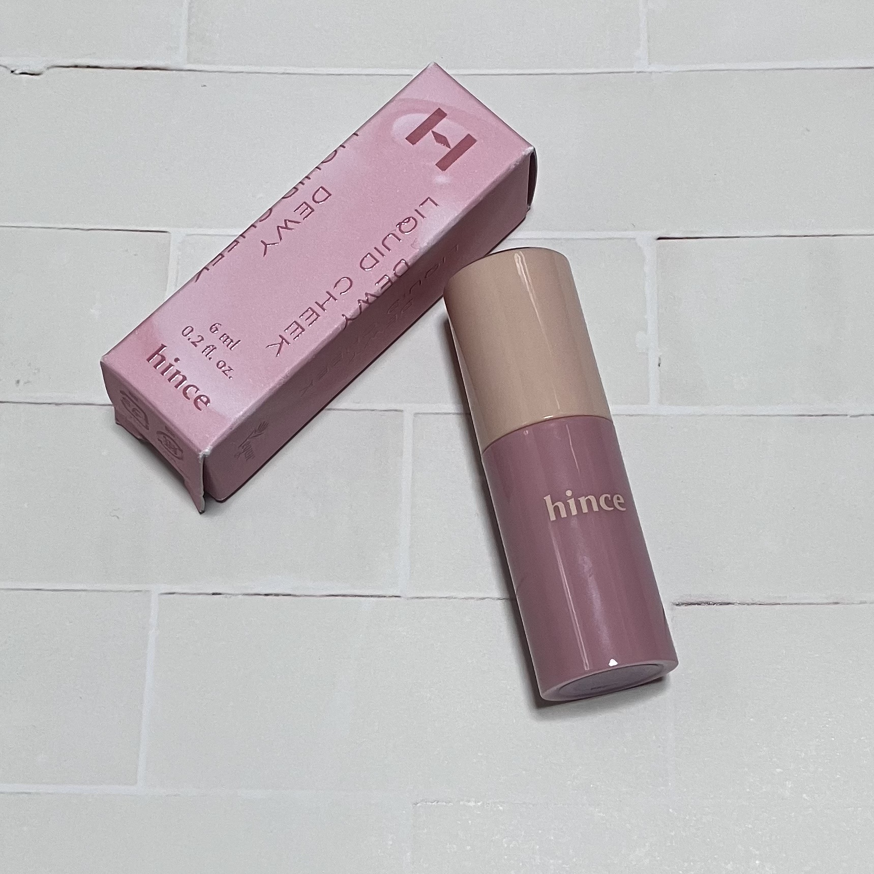 デューイーリキッドチーク LC003 クールフラッター/hince/リキッドチークを使ったクチコミ（1枚目）