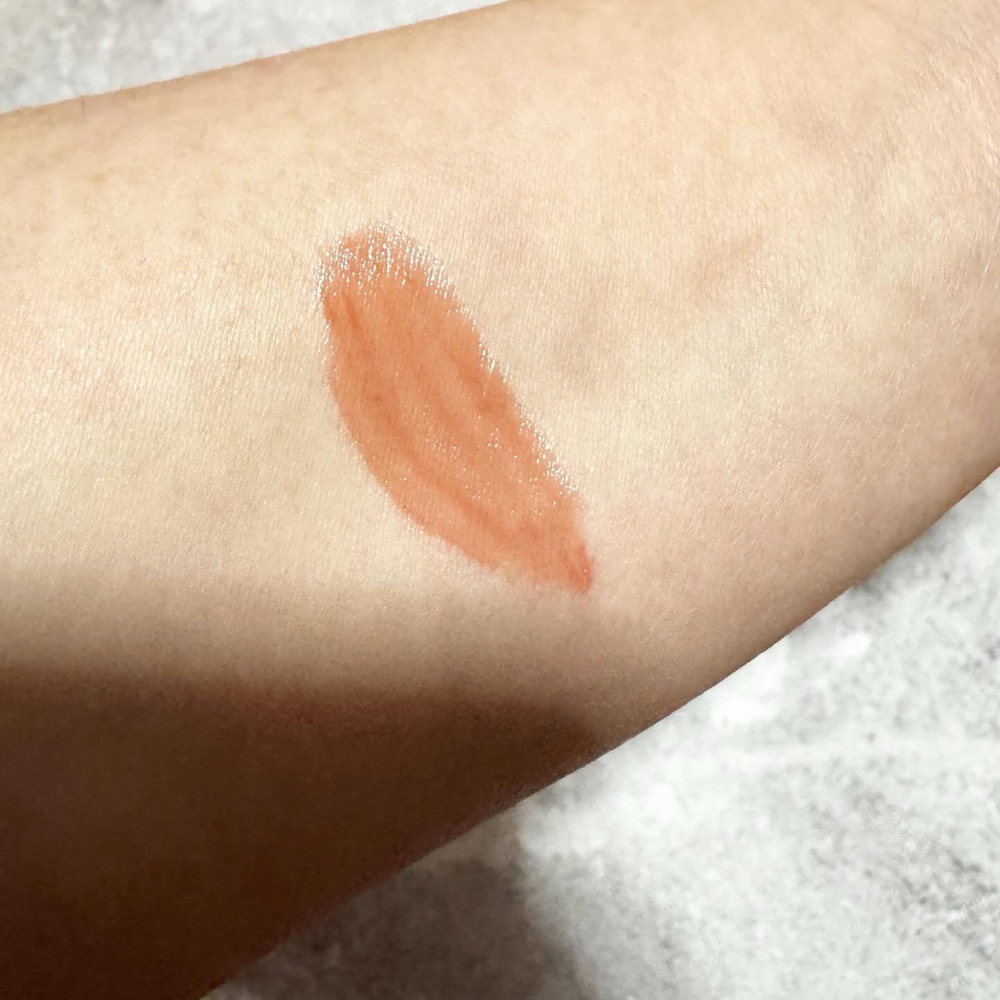 フルーティーグラムティント 125 マンゴー/Laka/リップティントを使ったクチコミ（2枚目）