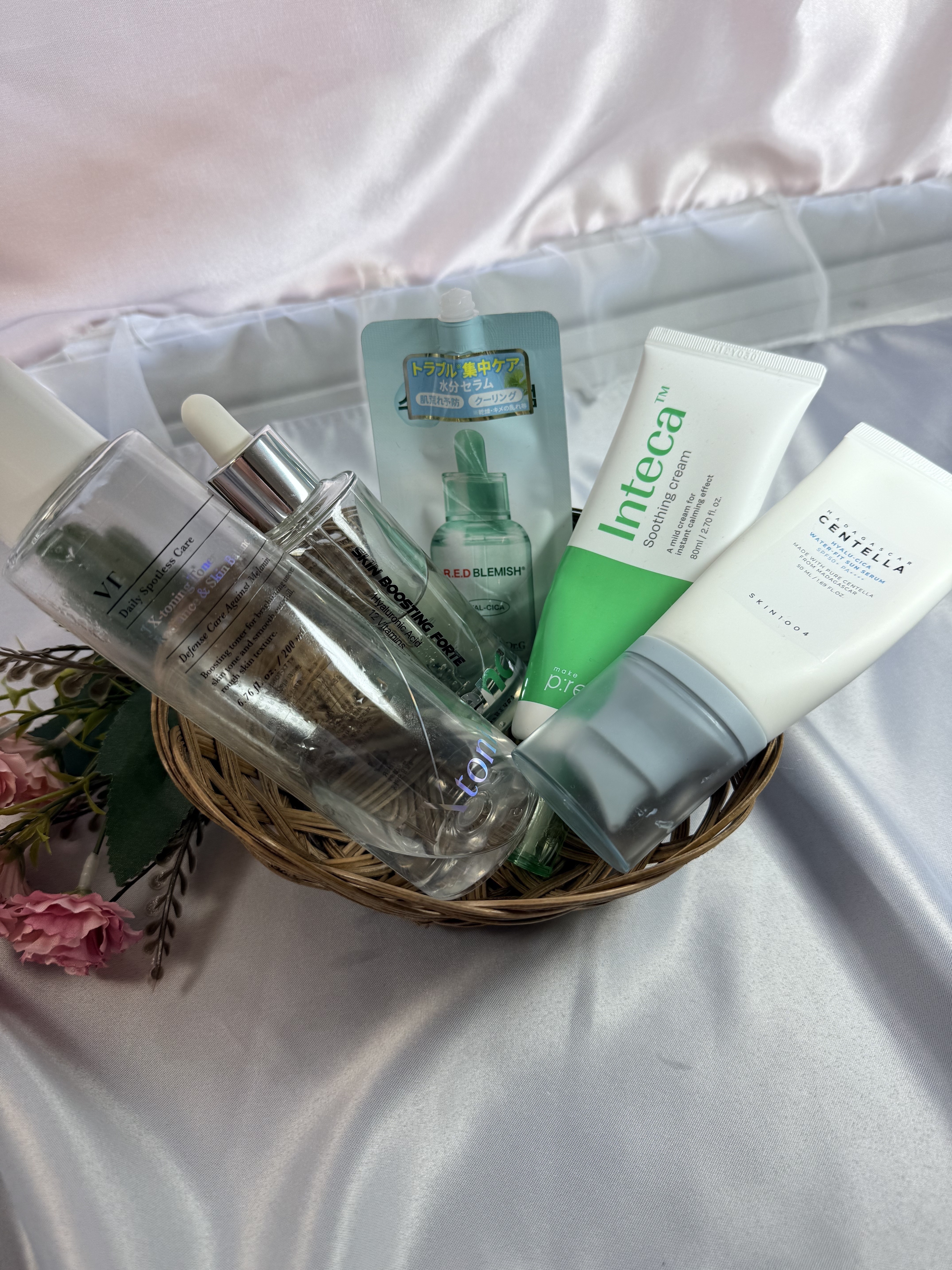 全国８人くらいのしのちビューティーファンの皆さまごきげんよう

今朝はパパッと手軽に！がテーマのスキンケア
赤ら顔がとても気になったのでこちらで💁‍♂️


👶🏻ブースター
essencielスキンブースティングフォルテセラム

導入