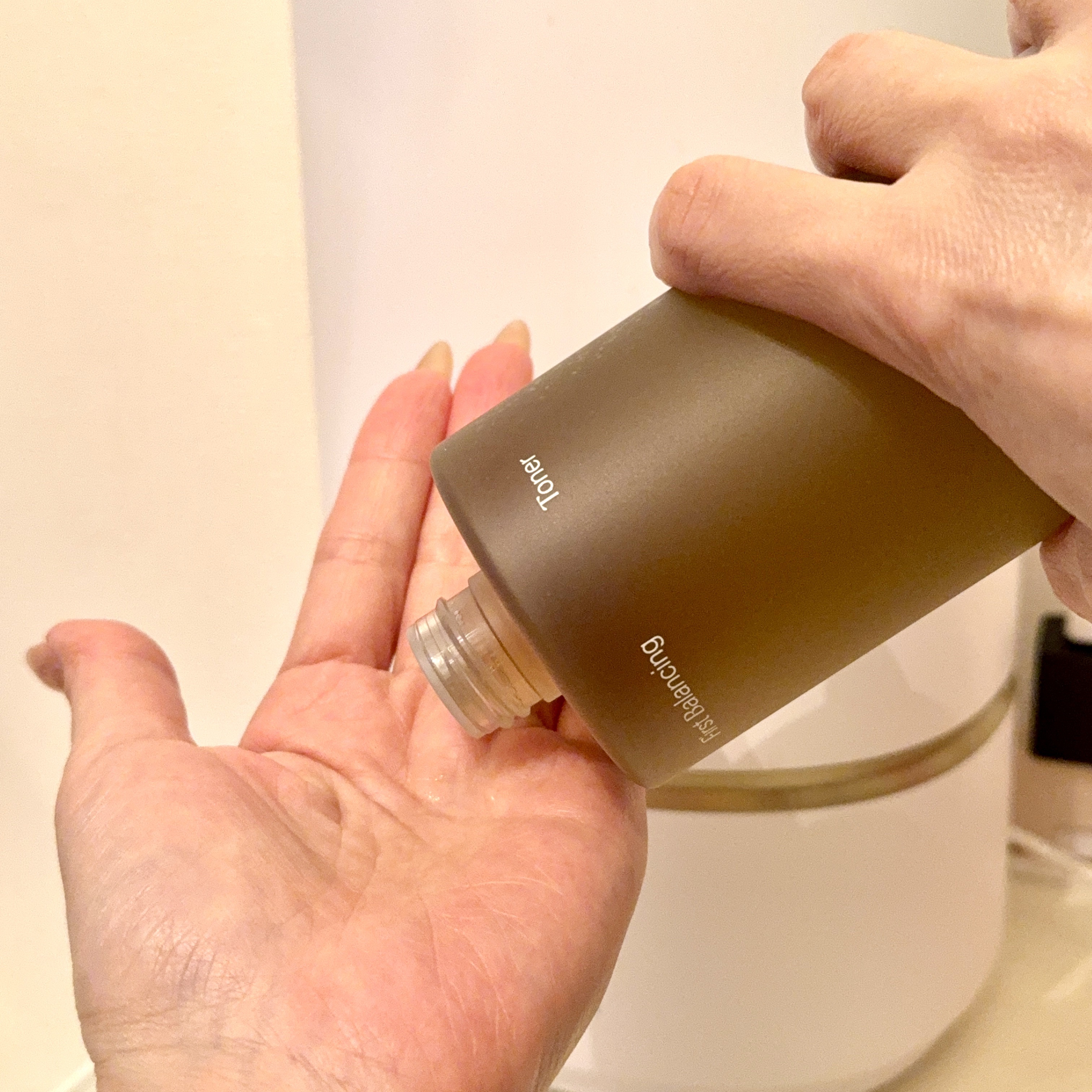 ファーストバランシングトナー/Lowlize/化粧水を使ったクチコミ（2枚目）