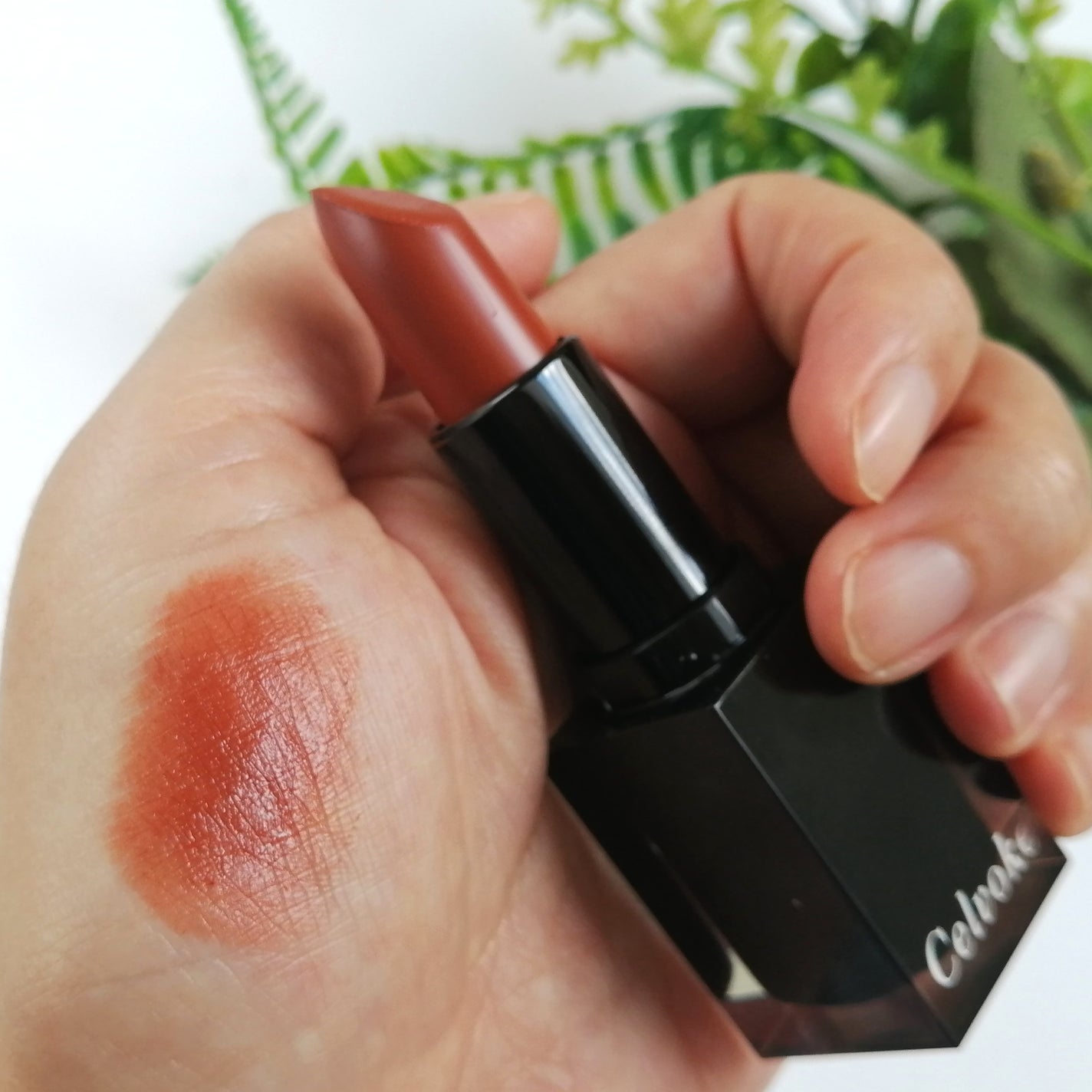 セルヴォーク ルージュ オー ミューテッドグロウ/Celvoke/口紅を使ったクチコミ(5枚目)