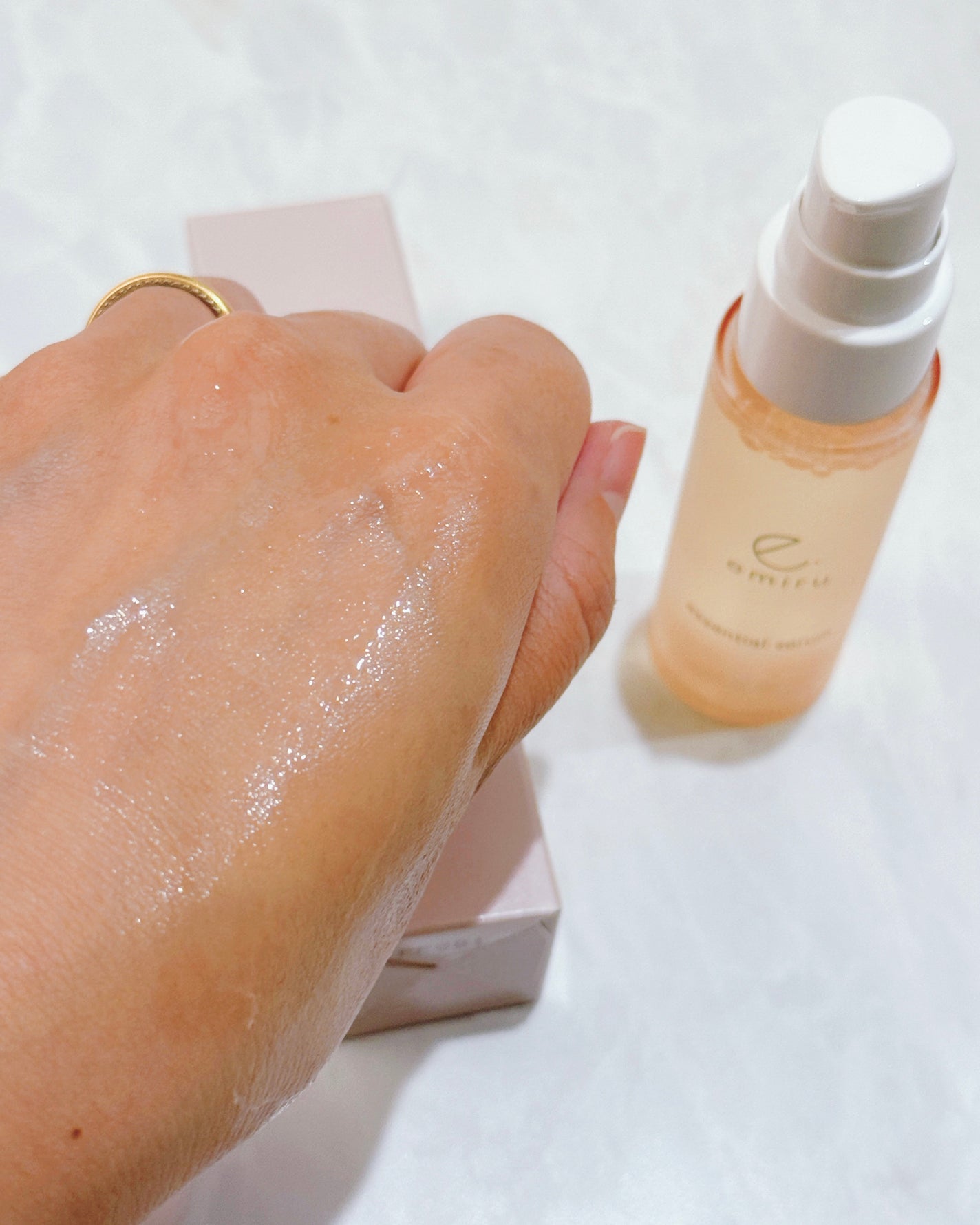 エッセンシャルセラム/emiru/美容液を使ったクチコミ(5枚目)