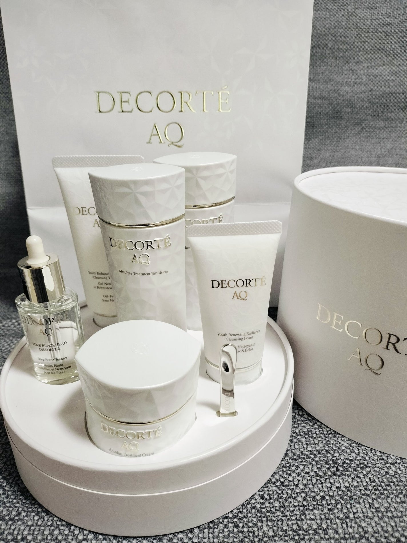 みーなつ on LIPS 「AQラディアンスコフレIIデパートでは完売だったのでコスメ専門..」(1枚目)