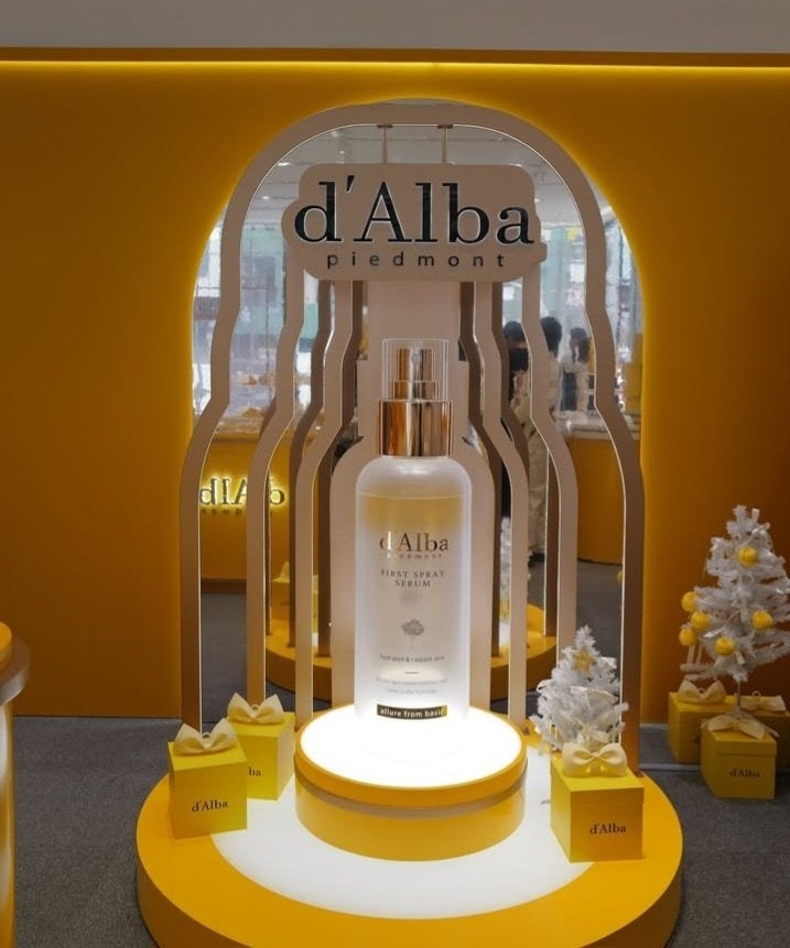 rith♡LIPSパートナー on LIPS 「ダルバのpopupに行ってきました❗キラキラで可愛いツリーが可..」(1枚目)