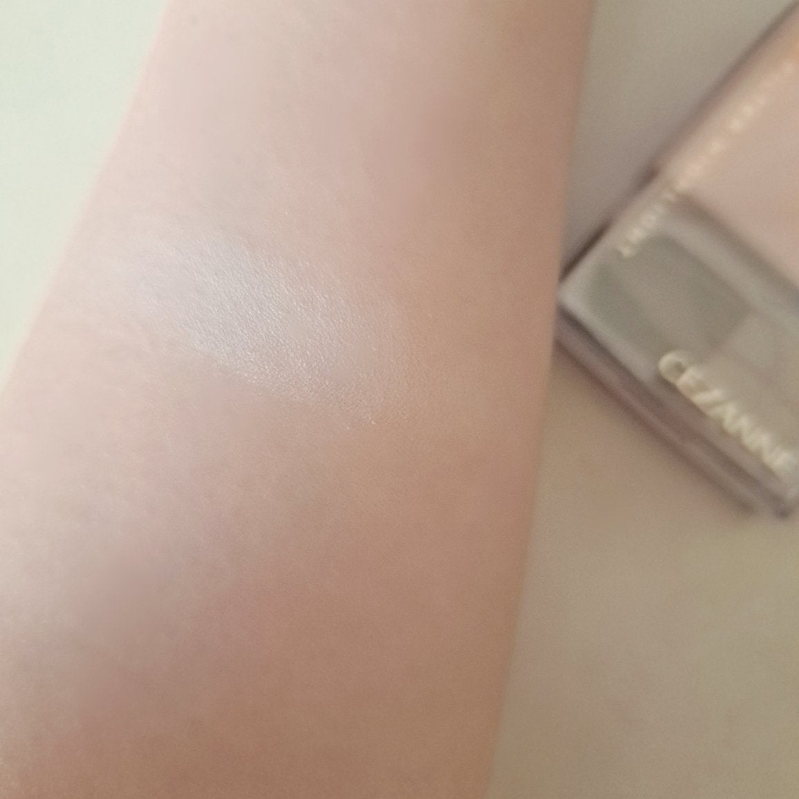 トーンフィルターハイライト/CEZANNE/パウダーハイライトを使ったクチコミ(3枚目)