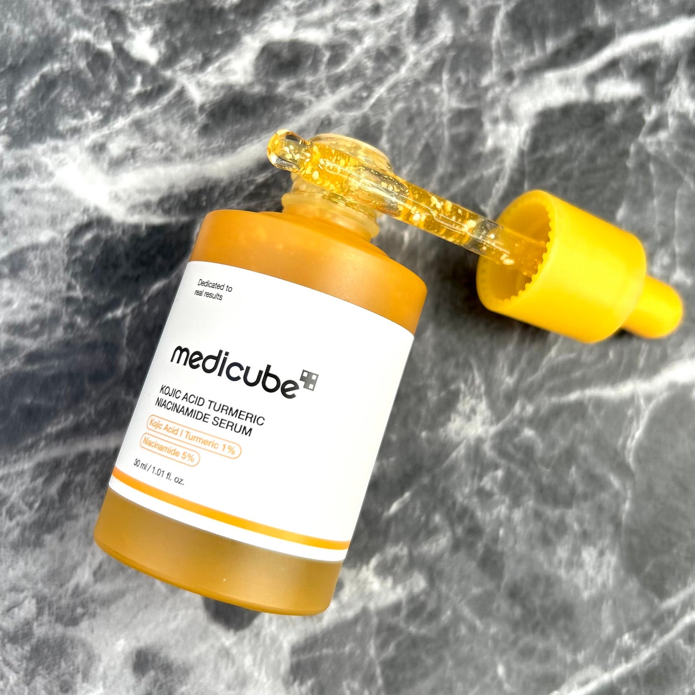 コウジ酸ビタナイアシンセラム/MEDICUBE/美容液を使ったクチコミ(2枚目)