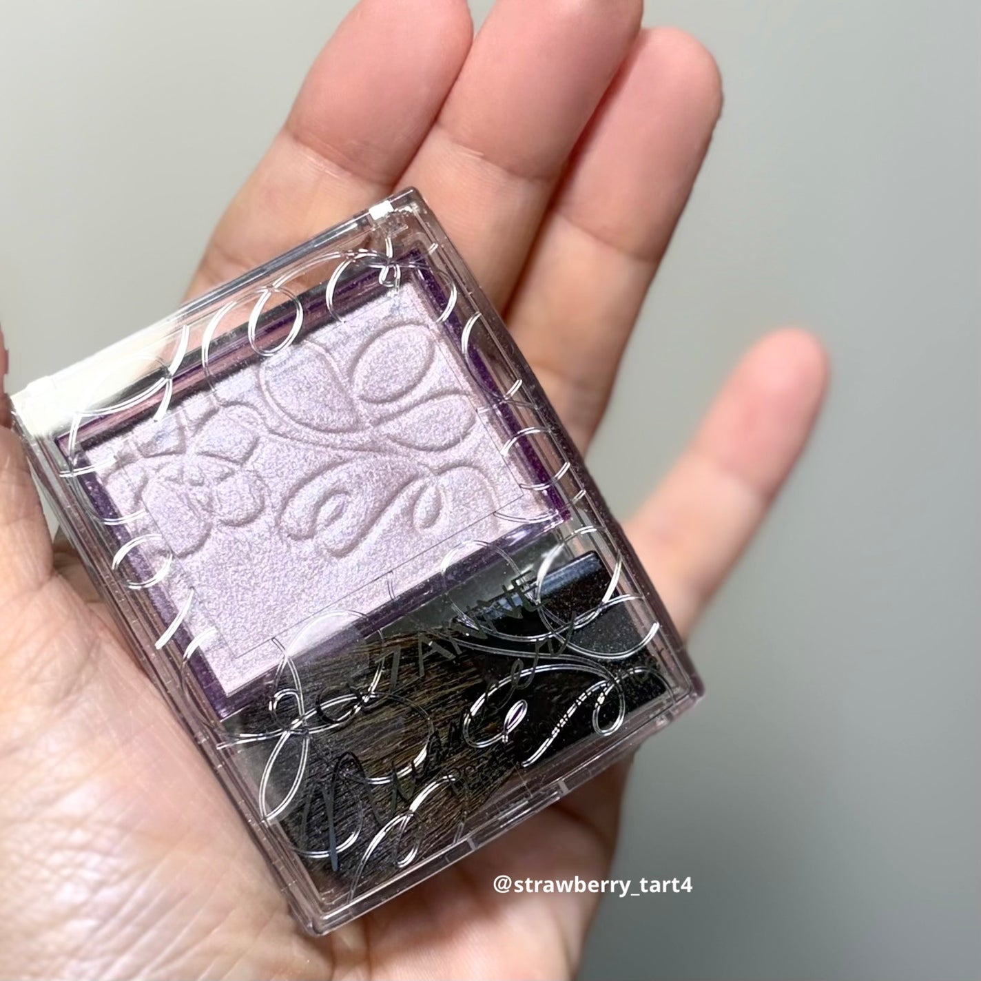 パールグロウニュアンサー/CEZANNE/パウダーハイライトを使ったクチコミ(4枚目)