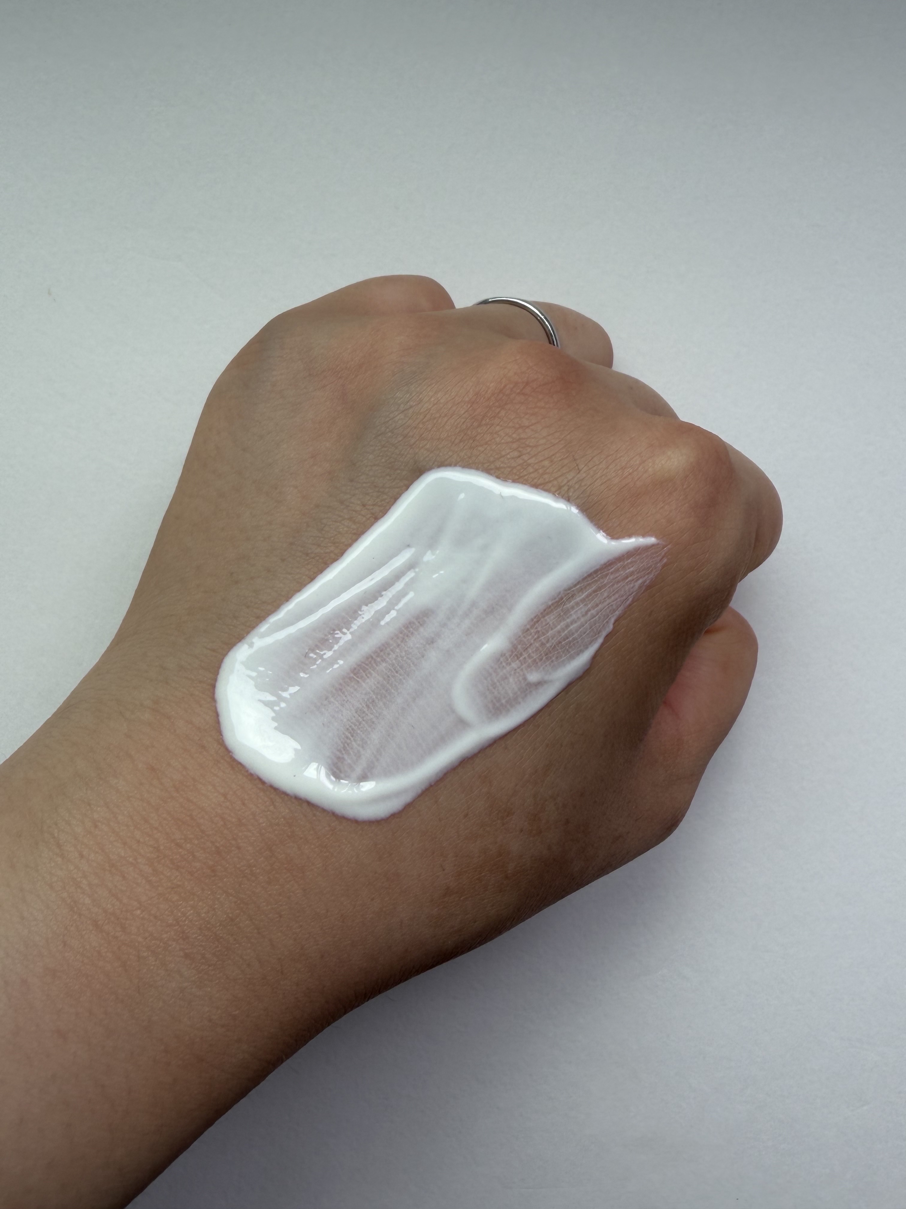 ヒアルーシカ ウォーターフィット サンセラム/SKIN1004/日焼け止めローションを使ったクチコミ（3枚目）