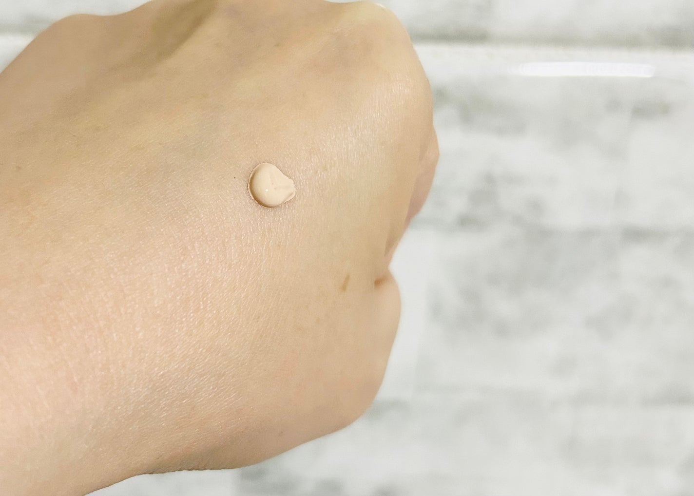 ミネラルセラムファンデーションZ/エトヴォス/リキッドファンデーションを使ったクチコミ(3枚目)