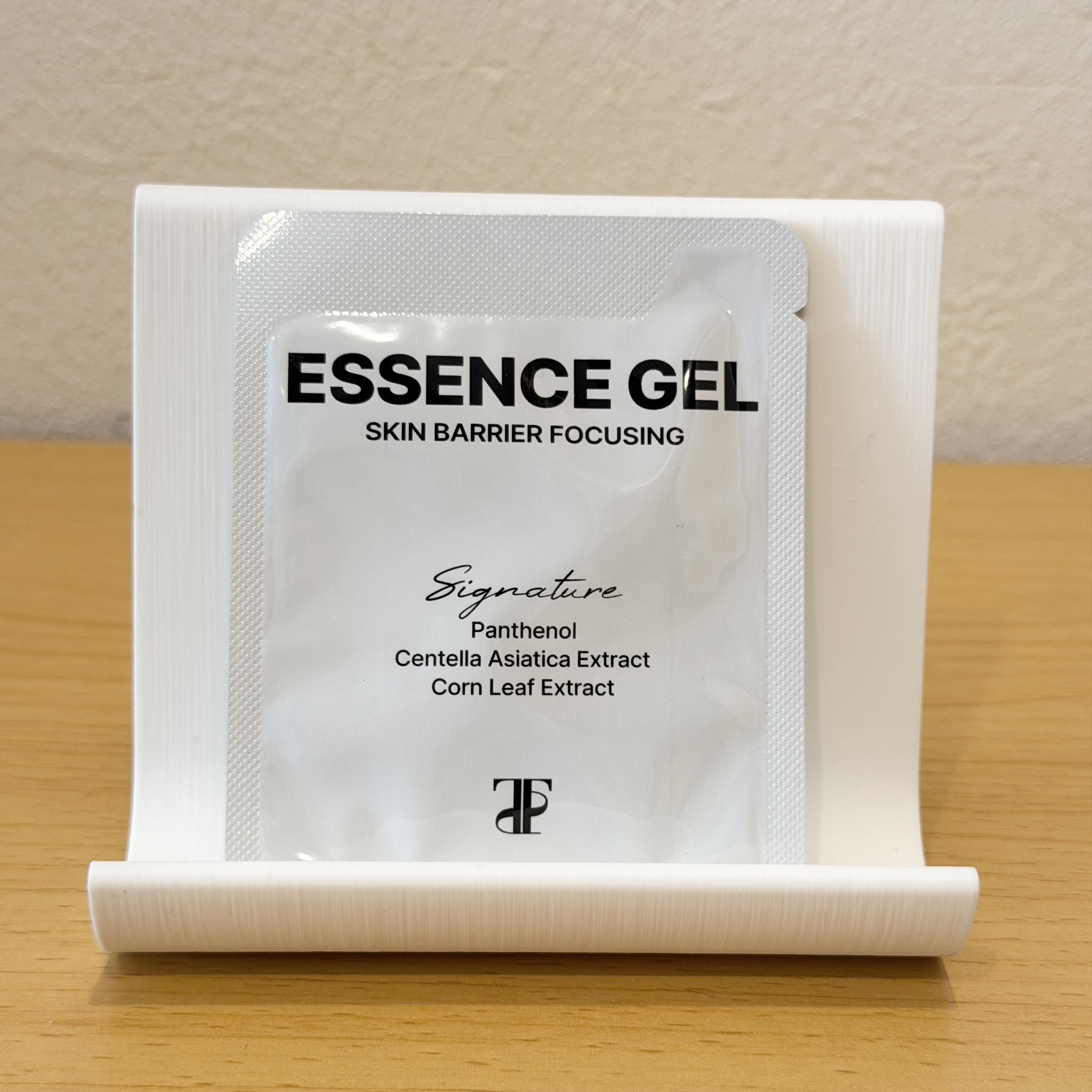 ┈┈┈┈┈┈┈┈┈┈

TUPS

トゥップス スキン バリア フォーカシング エッセンス ジェル

┈┈┈┈┈┈┈┈┈┈

サンプルをいただきました！

なめらかなジェルテクスチャーで伸び・肌なじみが良くベタつき感のないしっとりとしたつけ