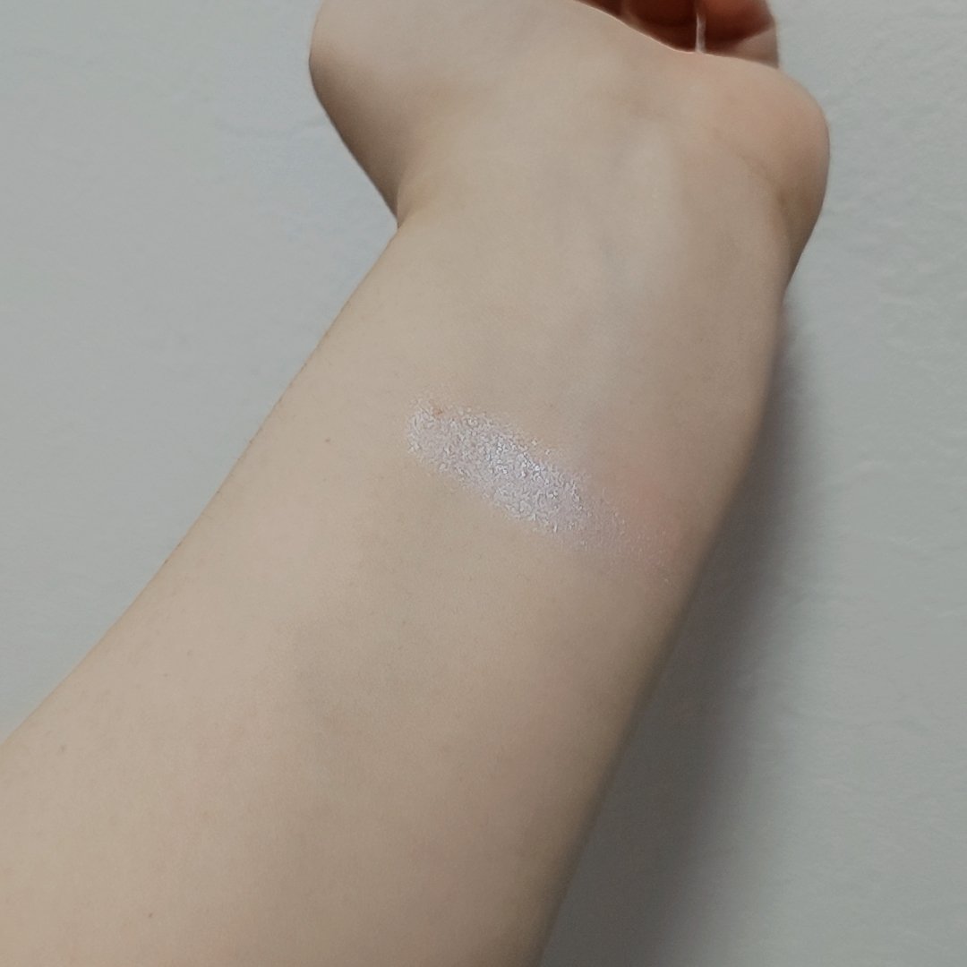 ドレープド シマーグロウ DS04 スノーグロウ(限定)/excel/パウダーハイライトを使ったクチコミ（3枚目）