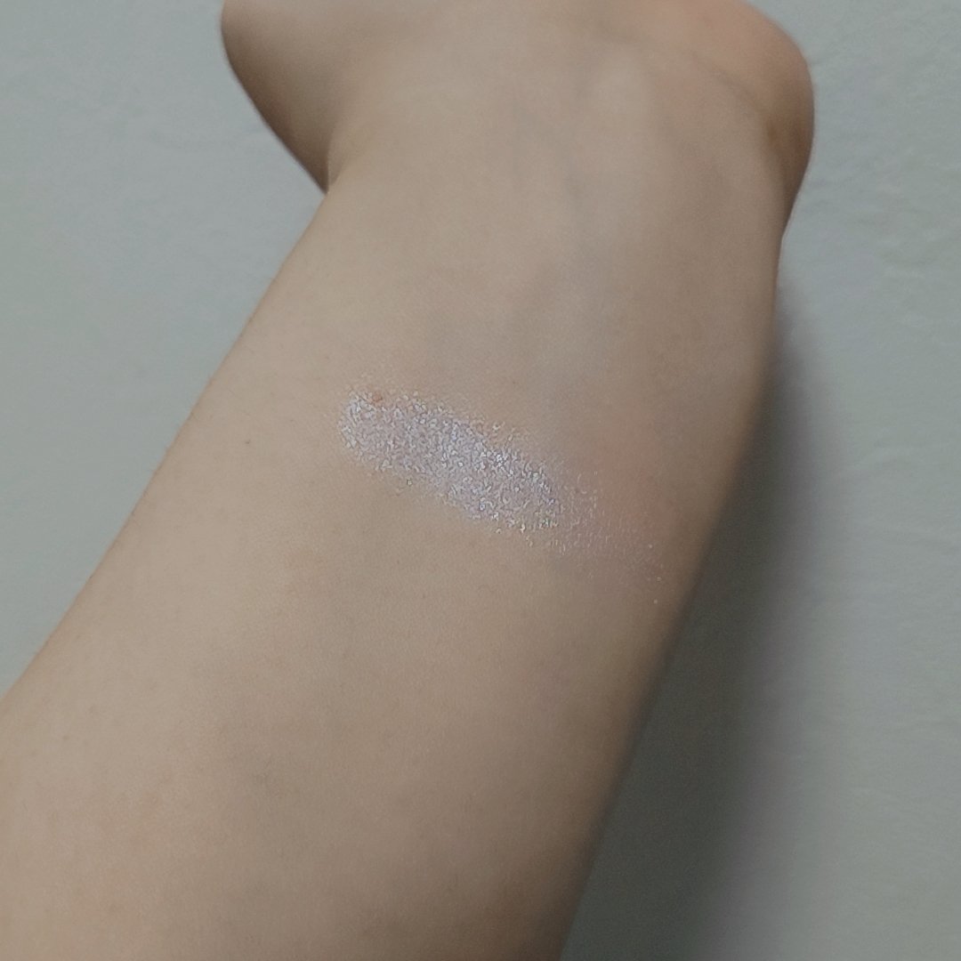 ドレープド シマーグロウ DS04 スノーグロウ(限定)/excel/パウダーハイライトを使ったクチコミ（2枚目）