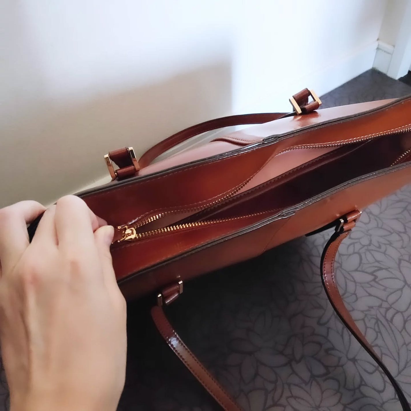 きょのすけ on LIPS 「<Esprimony本革トートバッグ>を愛用中♪最初に手に取っ..」(3枚目)