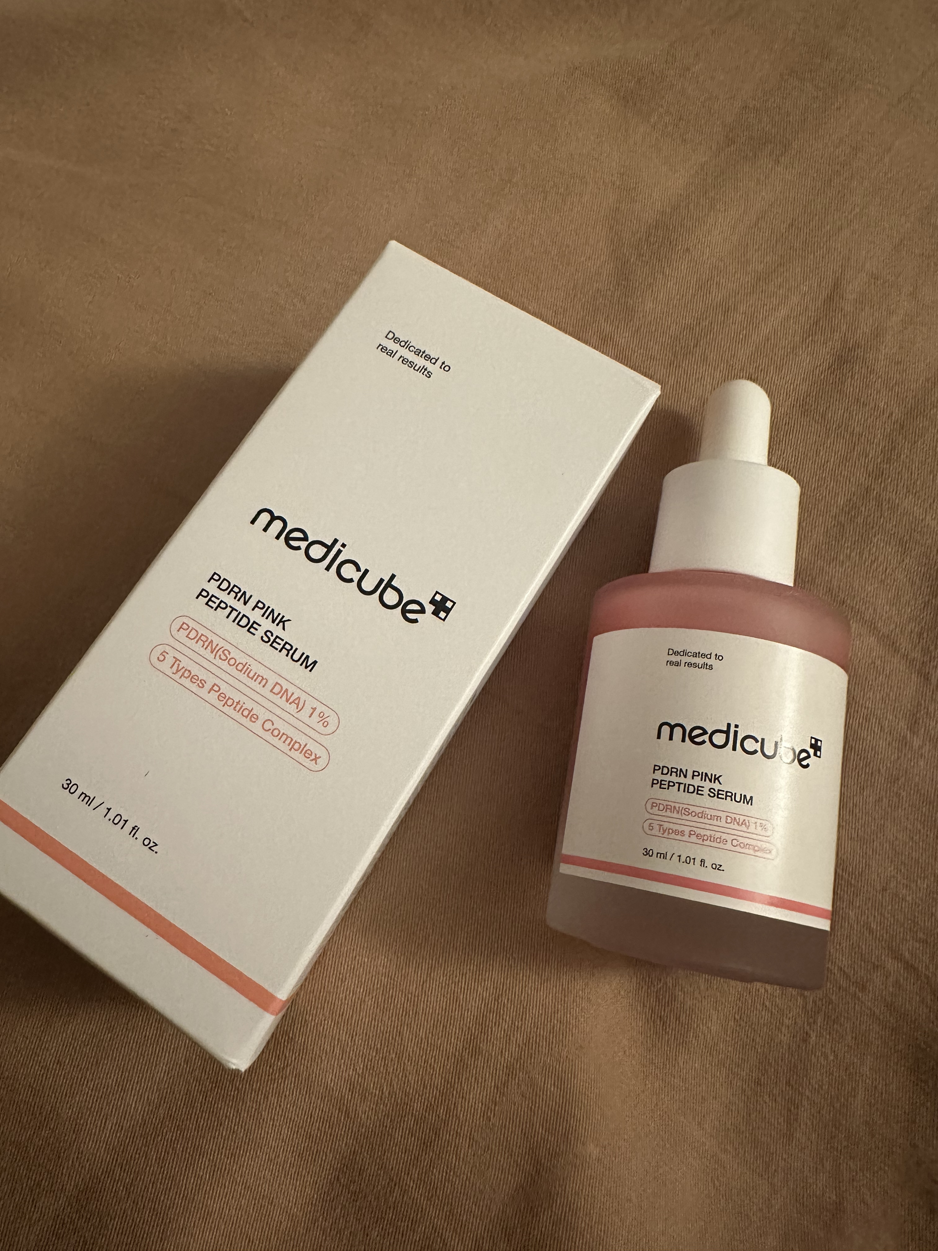 MEDICUBE
PDRNピンクアンプル PDRN 10,000ppm配合

肌が食べる美容液と呼ばれるサーモンPDRNは人のDNAに95%近い成分でコラーゲン合成をサポートしてくれます☝️
お家でもお手軽に塗るサーモン注射を体験してみたい