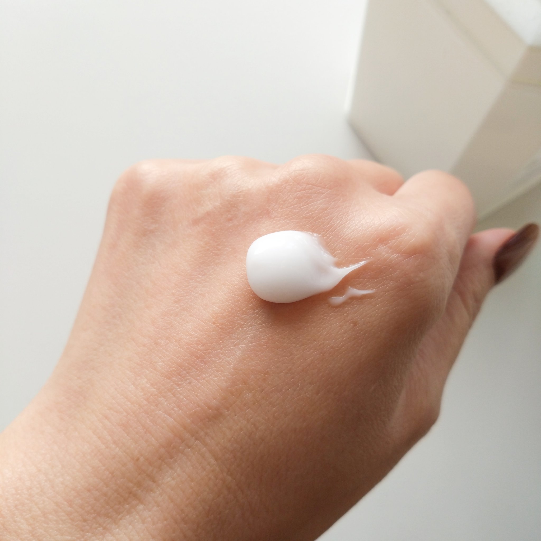 パフュームボディローション リリィムスクホワイトティー/TEABLESS/ボディローションを使ったクチコミ（2枚目）