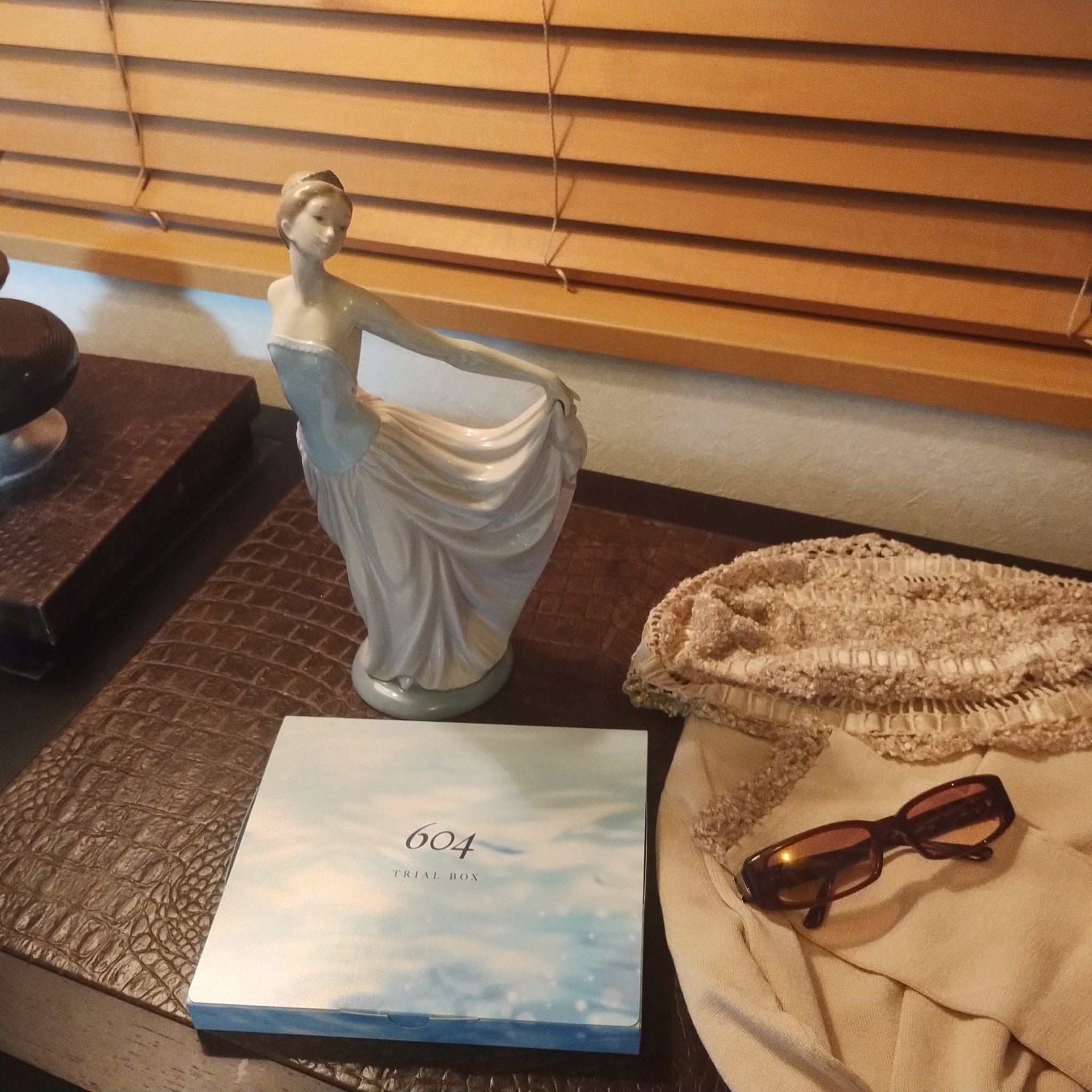 

寒さも本格的となり、体はセーターやコートで外環境から守れますがお顔はむき出しのまま😨
だからといって受験生の娘もそれを支える親も如何にタイパよく動けるか考えながらこの冬は行動していますので美容にかける時間も効率的に💨
そこで、鹿角霊