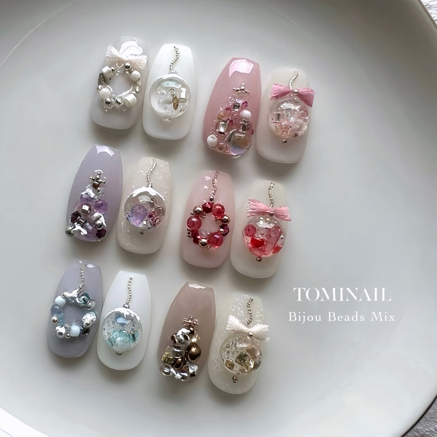 🎄🤶✨
⁡
⁡
@tominail.japan 
▸Bijou Beads Mix
▸bullion
▸198
⁡
⁡
⁡
⁡
#クリスマスネイル#ツリーネイル#オーナメントネイル#冬ネイル#冬ネイル2025#ビーズネイル#スノードーム