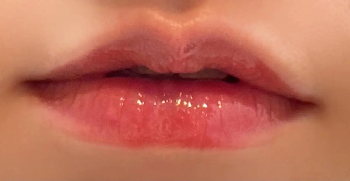 ゆうか on LIPS 「#fweeのリップ ピーチウーロン70%🍑ナチュラルにぷりぷり..」(1枚目)