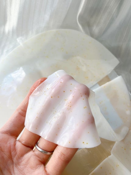 ダルバ ビタカプセルエイジングケアハイドロゲルマスクのクチコミ「大好きなd’Alba(ダルバ)の
ビタトーニングラインで
トーンアップケア💛
純度99%のヒ.....」(3枚目)