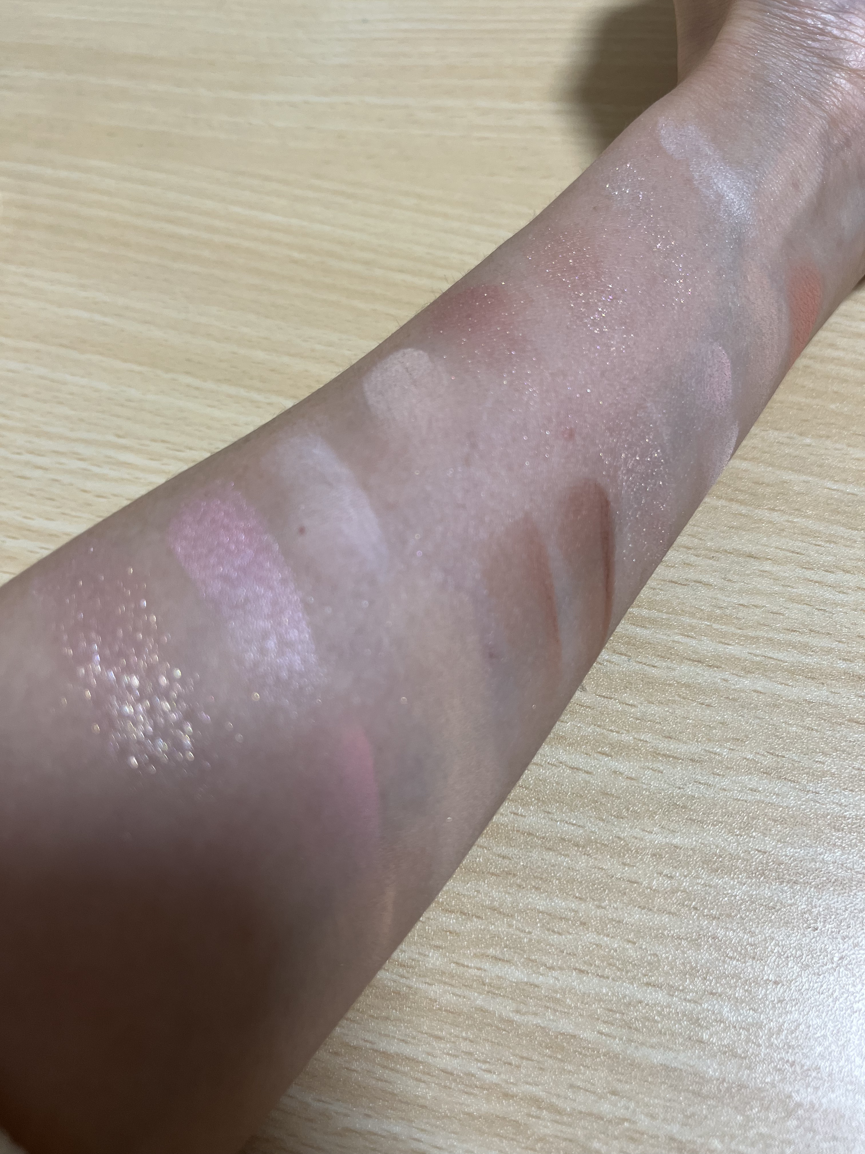 ソフトブラーリングアイパレット/wakemake/アイシャドウパレットを使ったクチコミ（2枚目）