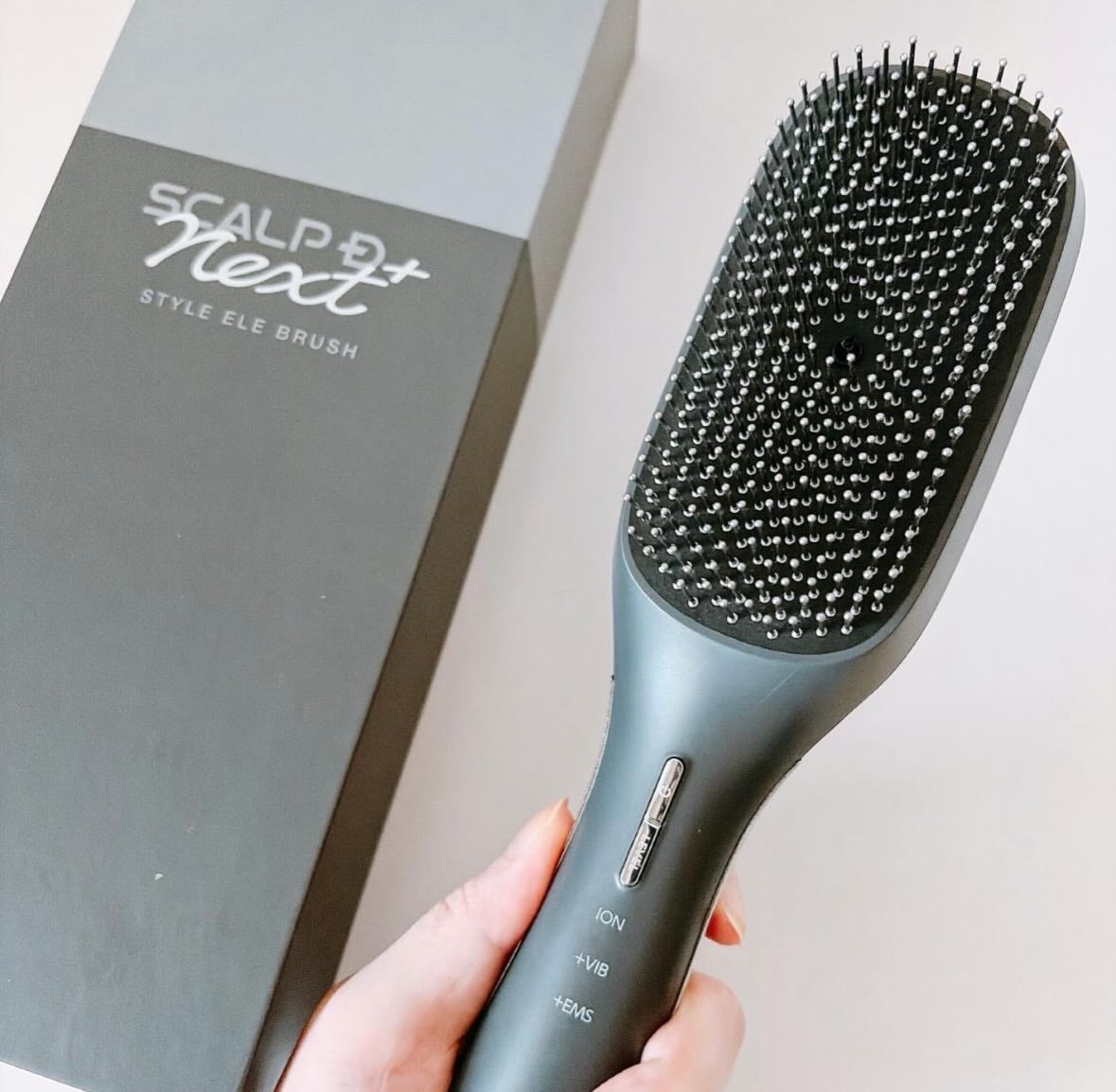 スカルプD ネクストプラス スタイルエレブラシ/アンファー(スカルプD)/ヘッドマッサージャーを使ったクチコミ(2枚目)