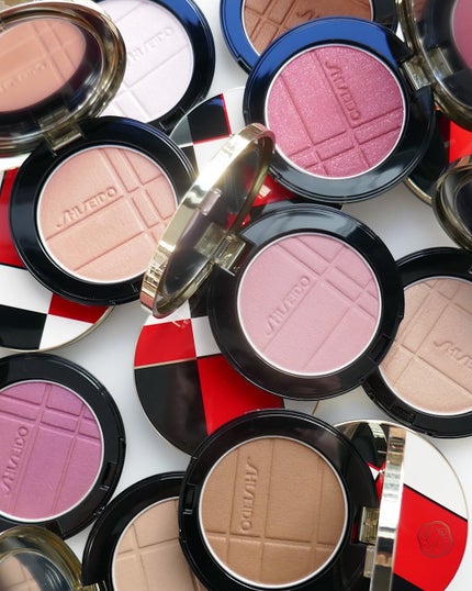 SHISEIDO SHISEIDO カラー+グロウ エンハンサーのクチコミ「SHISEIDOからマルチに使えるフェイス&アイカラーが登場します!
メイクアップパウダーとス.....」(1枚目)